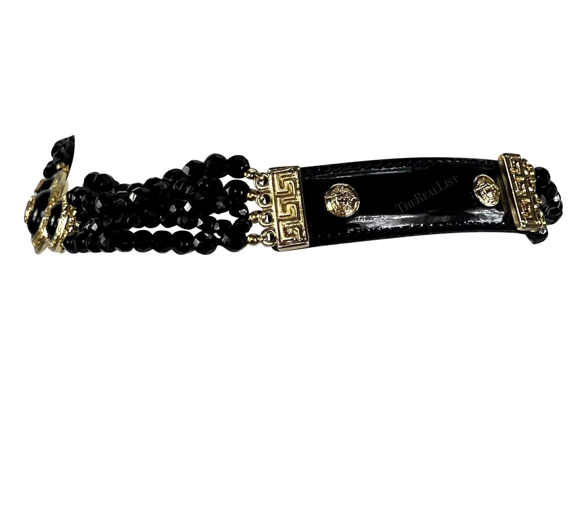 Donna A/I 1994 Gianni Versace: Cintura in pelle verniciata con perline nere in vendita