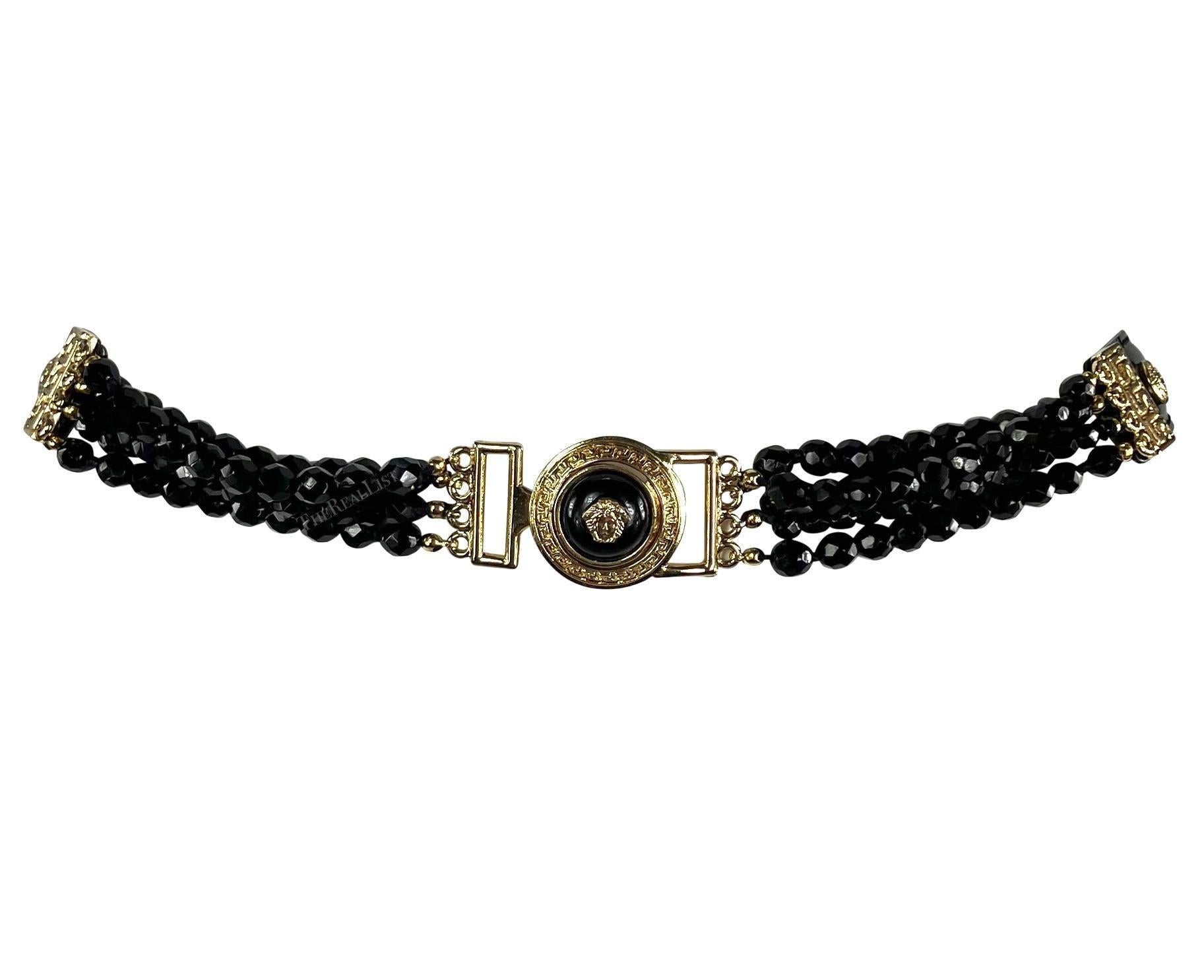A/I 1994 Gianni Versace: Cintura in pelle verniciata con perline nere in vendita 2