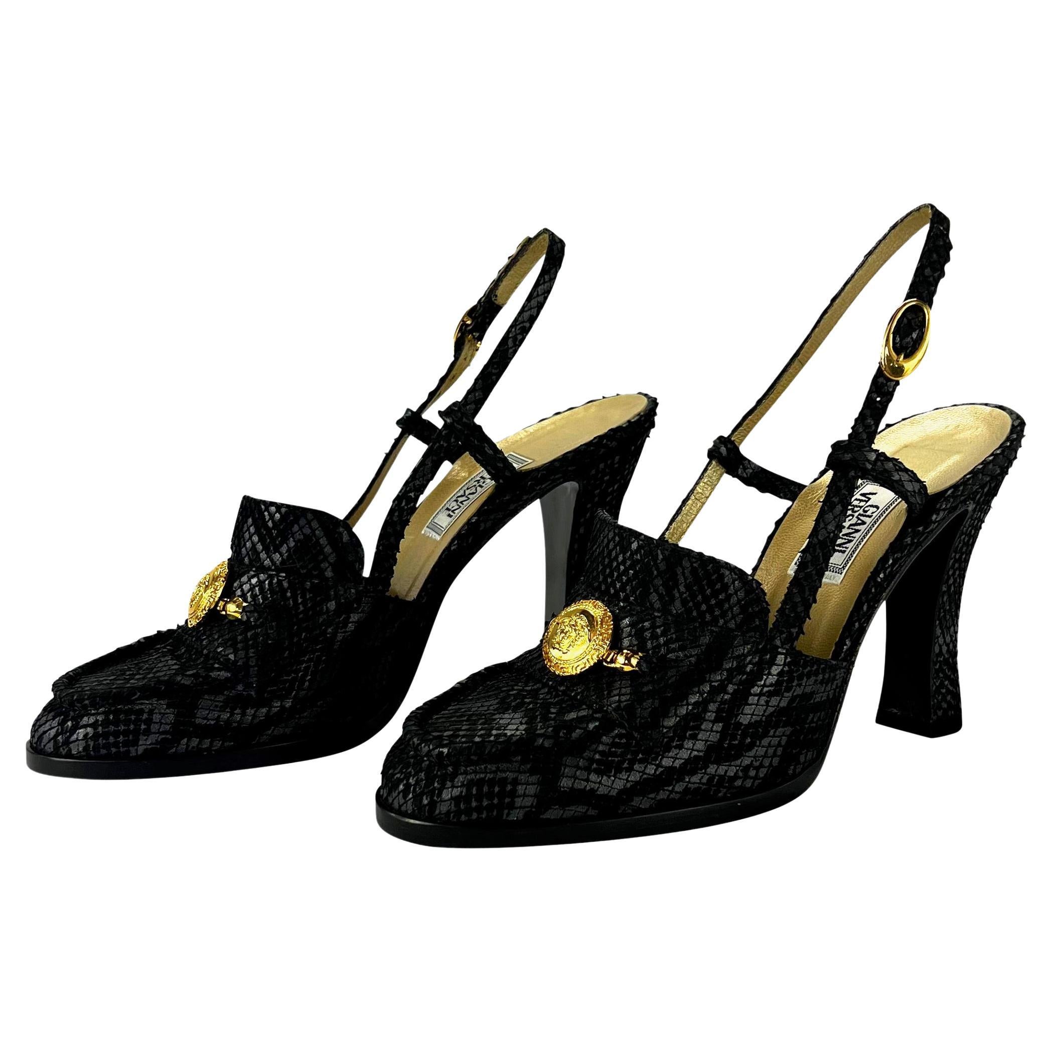 F/W 1994 Gianni Versace Runway Medusa Black Snakeskin Loafer Sling Pump Size 38 en vente