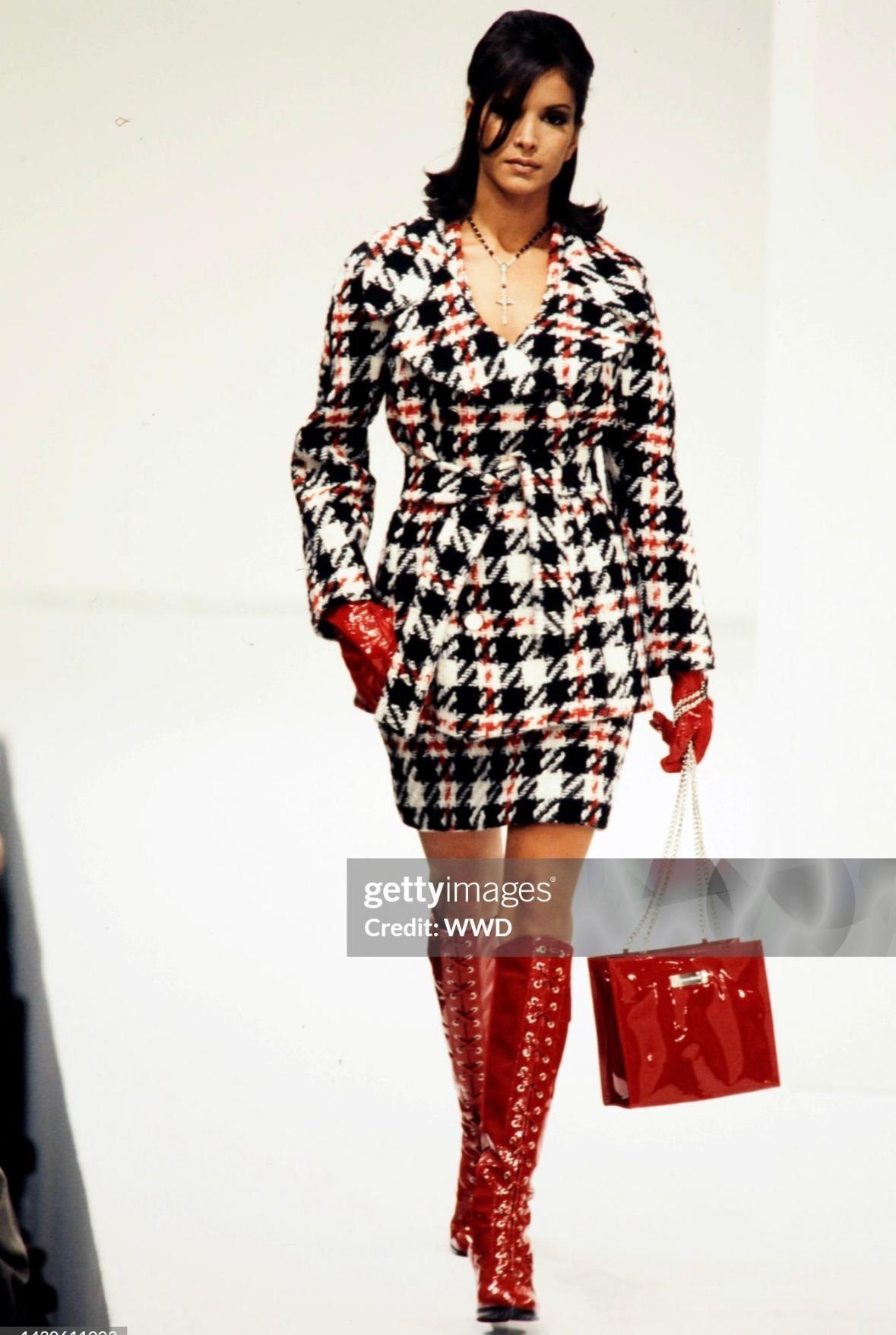 Donna A/I 1995 Dolce & Gabbana Borsa a tracolla in nylon nero con logo a barre in vendita