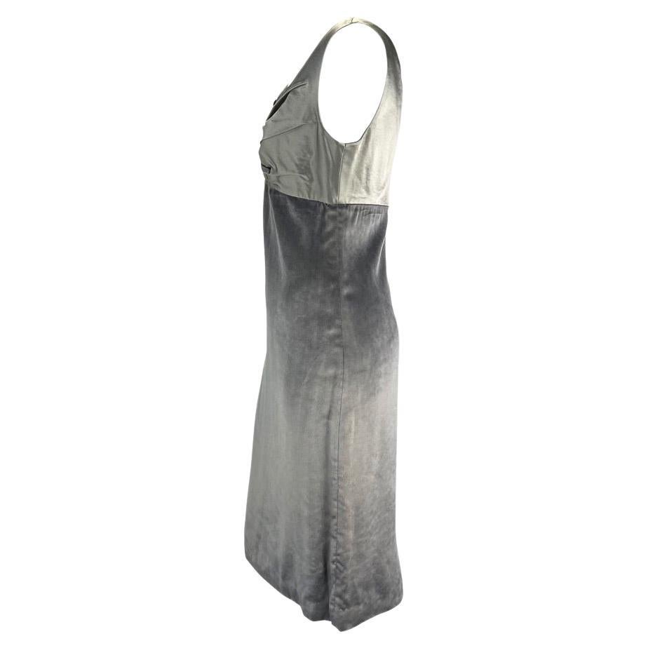 F/W 1995 Gianni Versace Couture Runway Grey Pleated Silk Velvet Dress In Excellent Condition For Sale In West Hollywood, CA