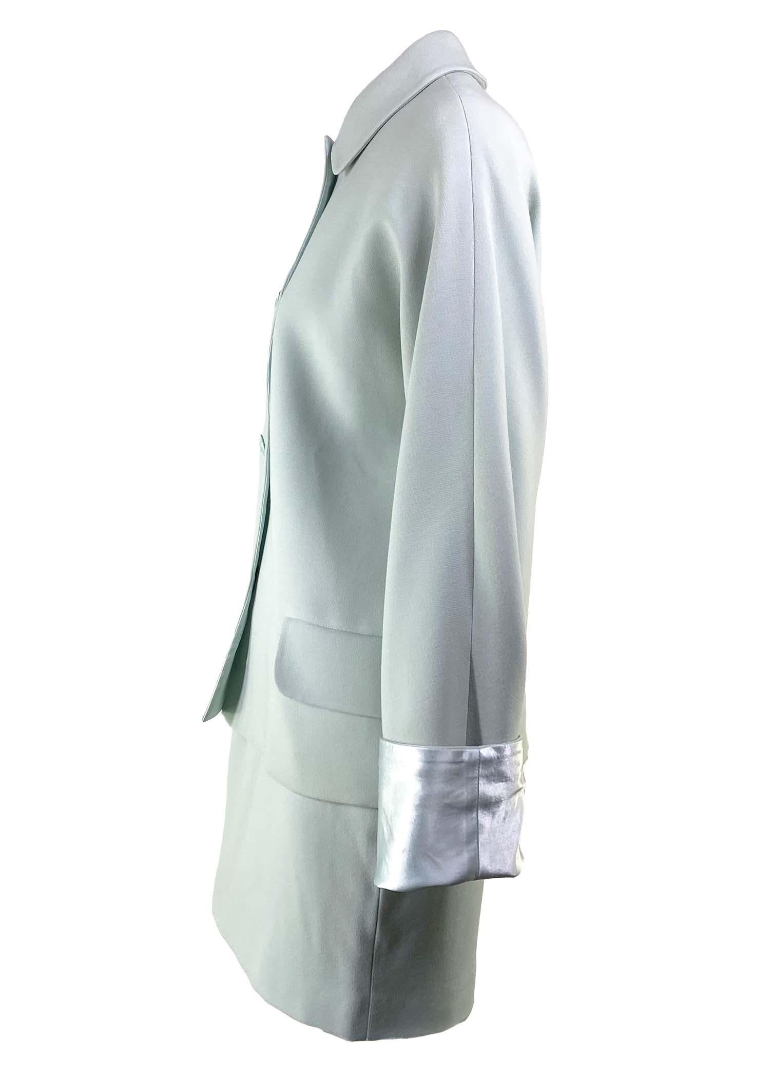 Donna Gianni Versace Couture A/I 1995: abito con gonna in raso di lana blu chiaro e Medusa in vendita