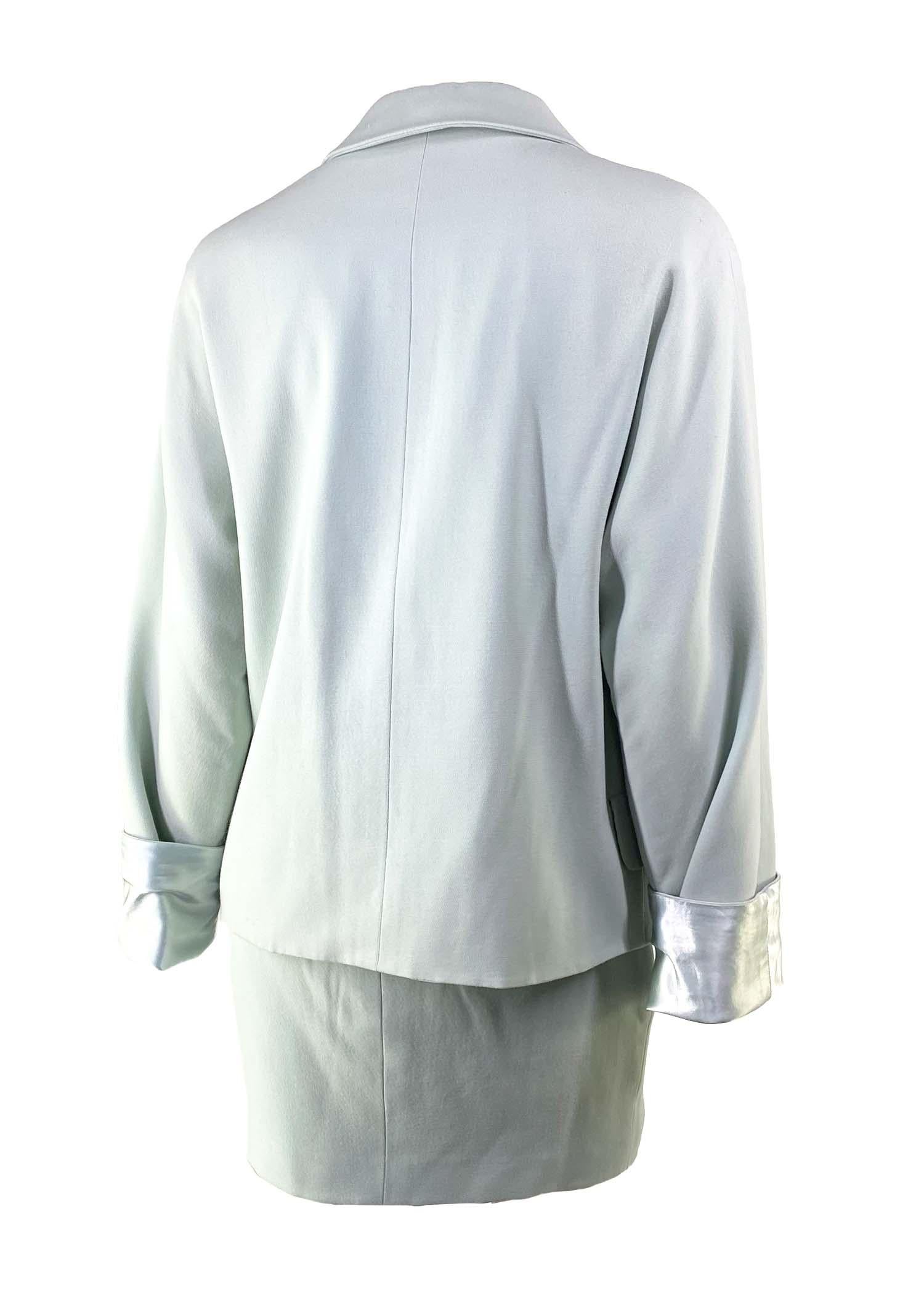 Gianni Versace Couture A/I 1995: abito con gonna in raso di lana blu chiaro e Medusa in vendita 2