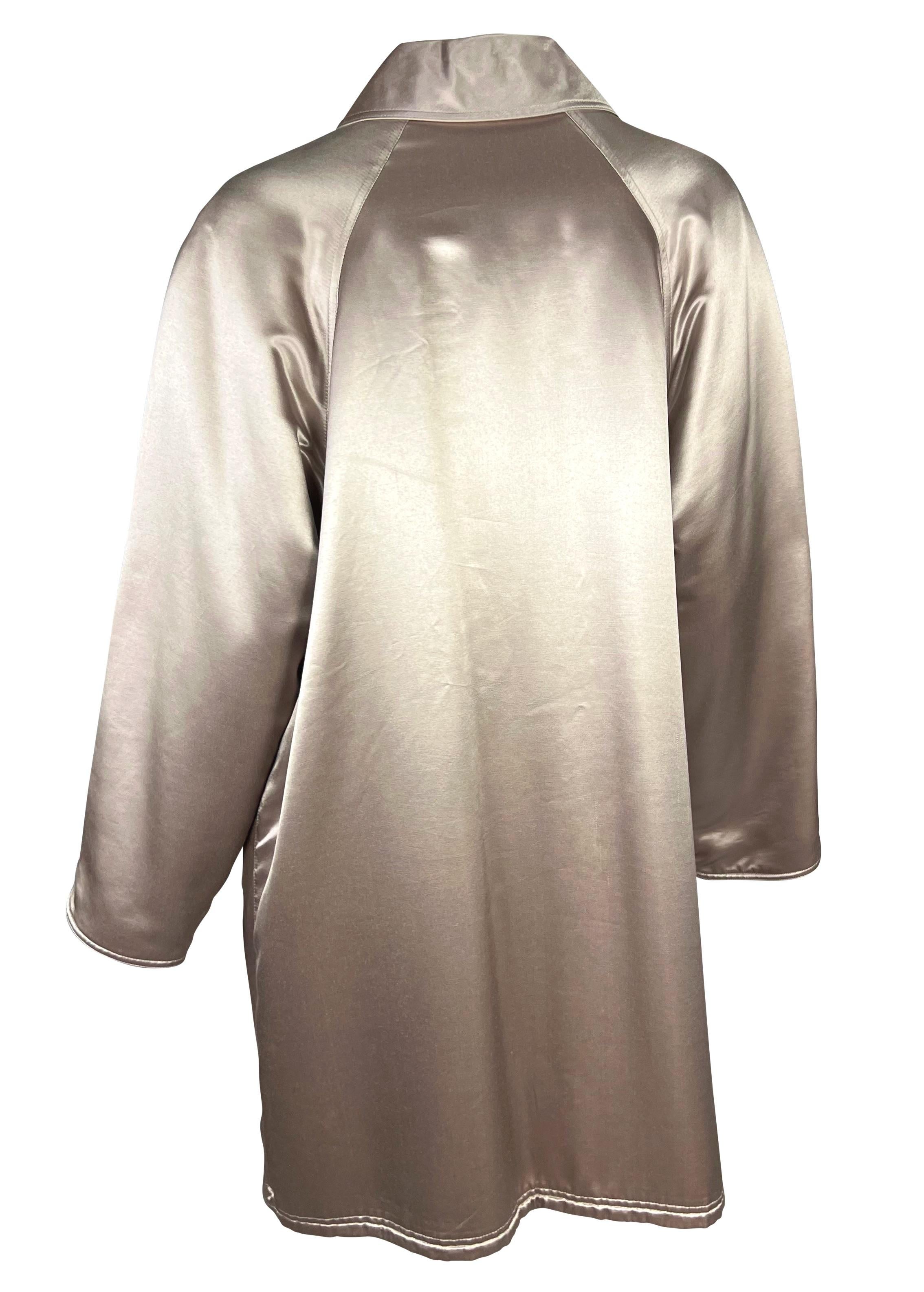 F/W 1995 Gianni Versace Couture Runway Silver Blush Satin Button Coat For Sale 2