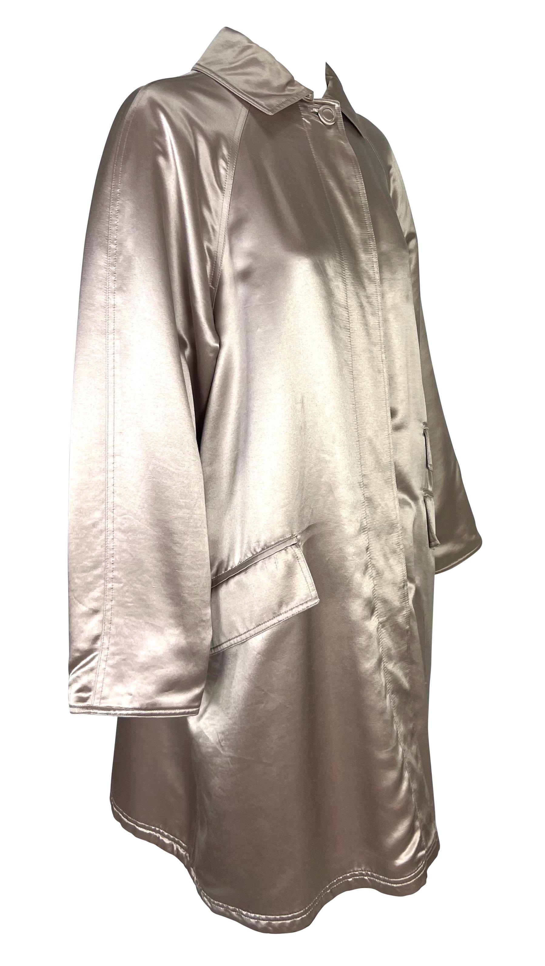 F/W 1995 Gianni Versace Couture Runway Silver Blush Satin Button Coat For Sale 4