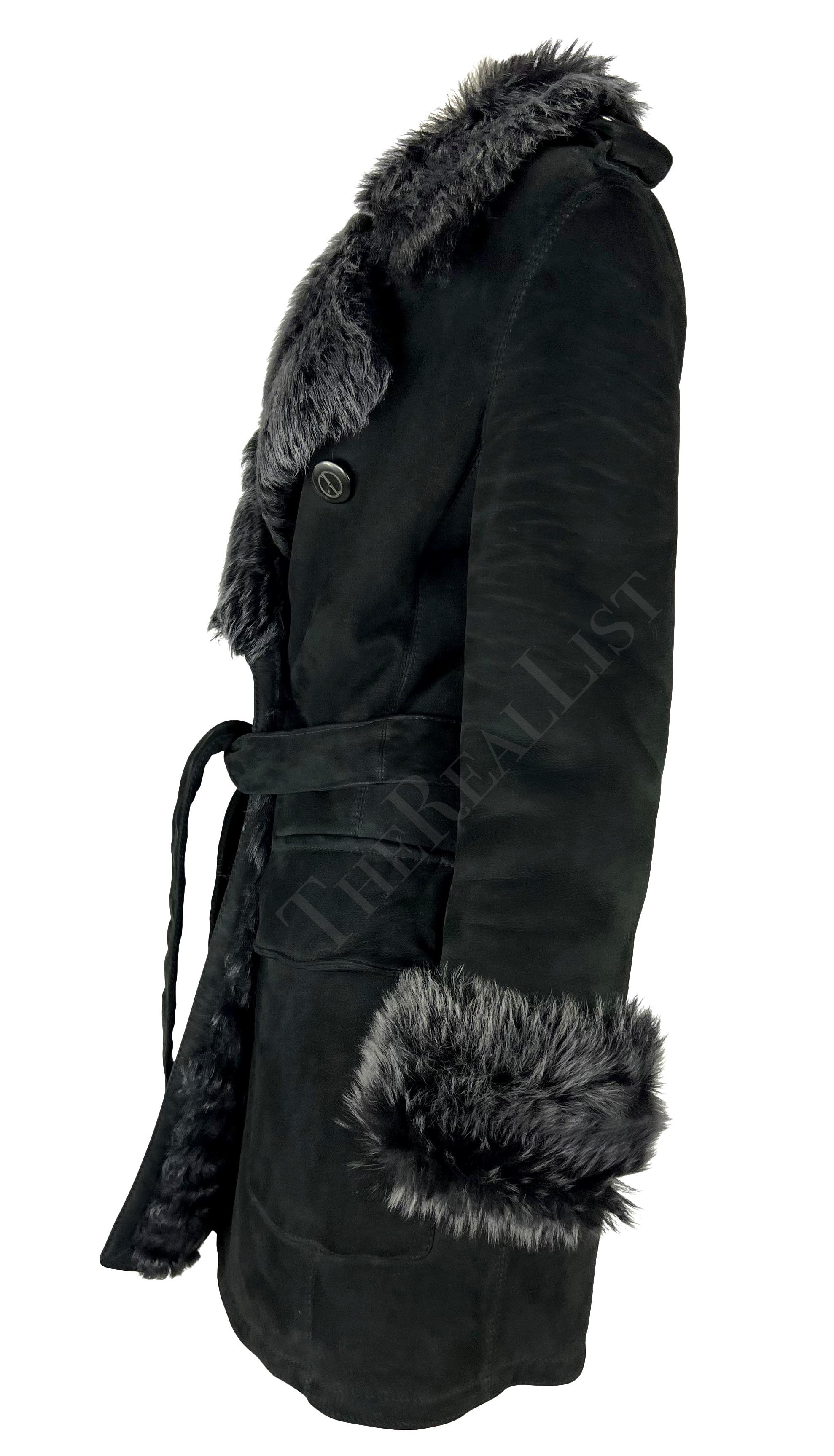 H/W 1995 Gucci by Tom Ford Zweireihige Jacke aus schwarzem Wildleder mit Pelz im Angebot 1