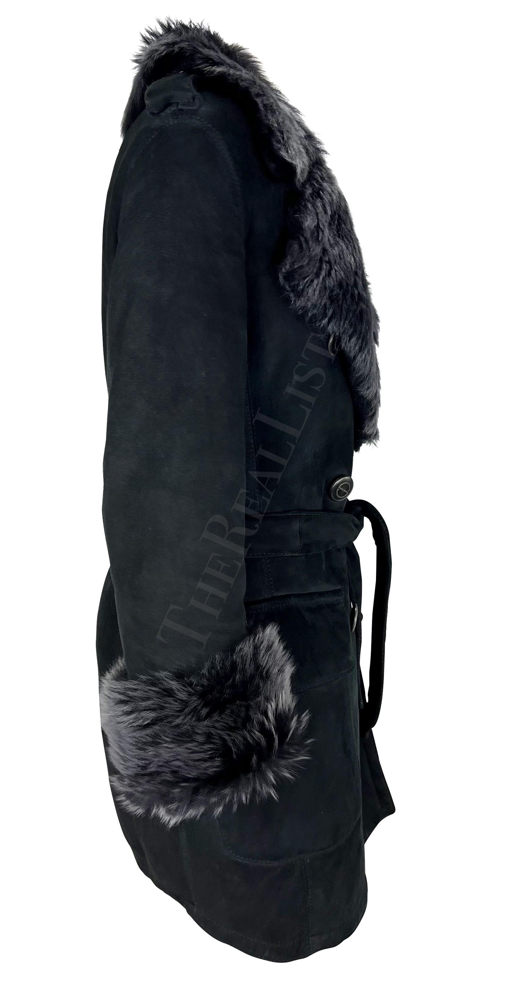 H/W 1995 Gucci by Tom Ford Zweireihige Jacke aus schwarzem Wildleder mit Pelz im Angebot 3