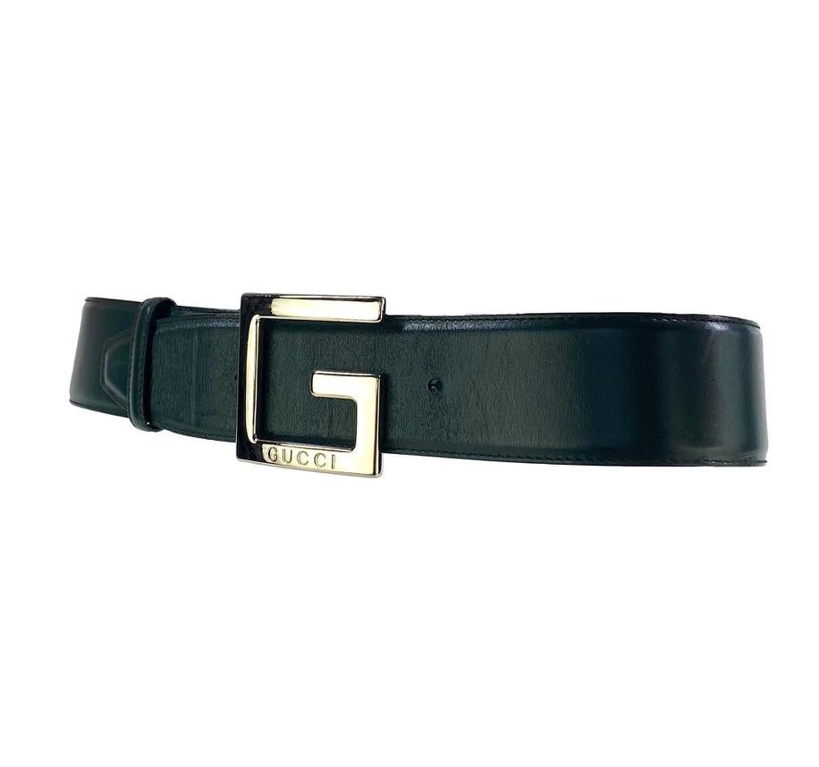 F/W 1995 Gucci by Tom Ford Oversized G Logo Buckle Dark Green Leather Belt In Excellent Condition For Sale In West Hollywood, CA