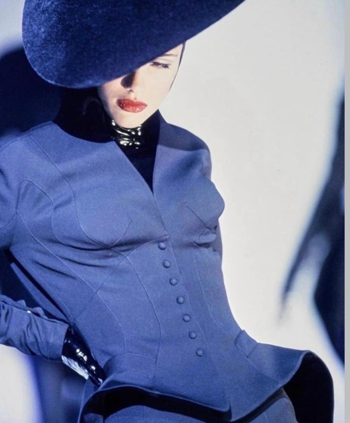 Women's F/W 1995 Thierry Mugler Black Iconic Sculptural Archival Runway Jacket For Sale