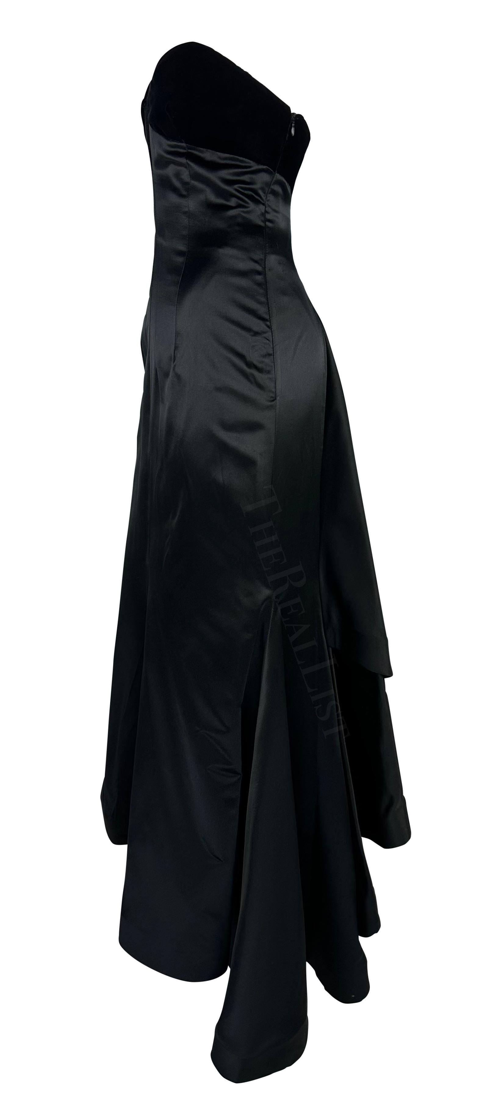 F/W 1995 Valentino Garavani Runway Black Satin Velvet Plunging Bust Gown For Sale 5