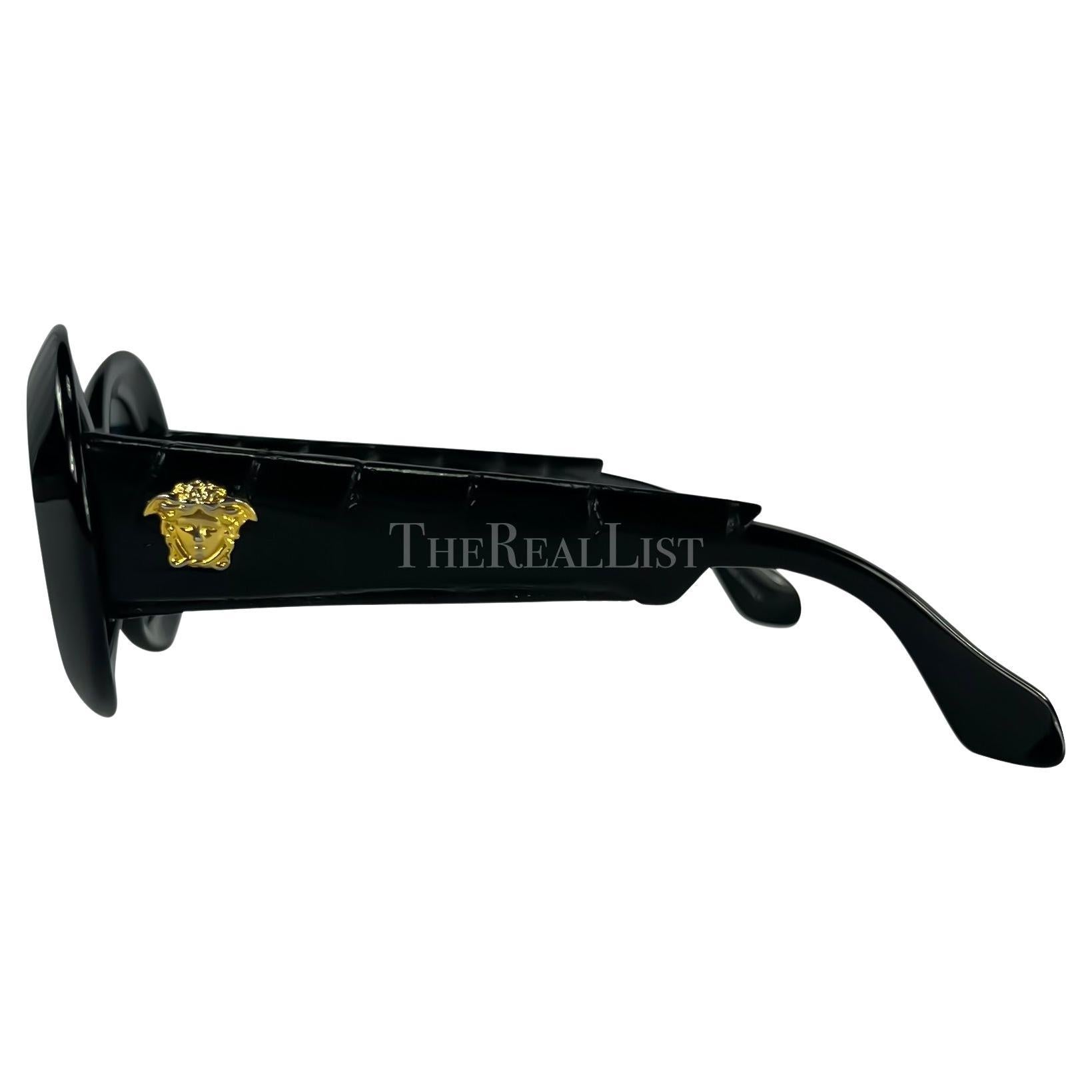 F/W 1996 Gianni Versace Black Crocodile Embossed Medusa Acetate Sunglasses For Sale 5