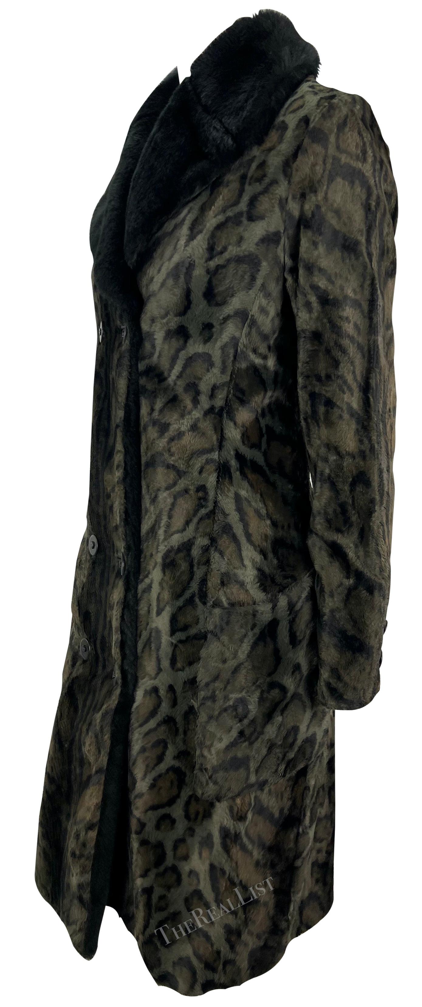 Women's F/W 1996 Gianni Versace Black Leopard Faux Fur Sample Double Breasted Coat For Sale