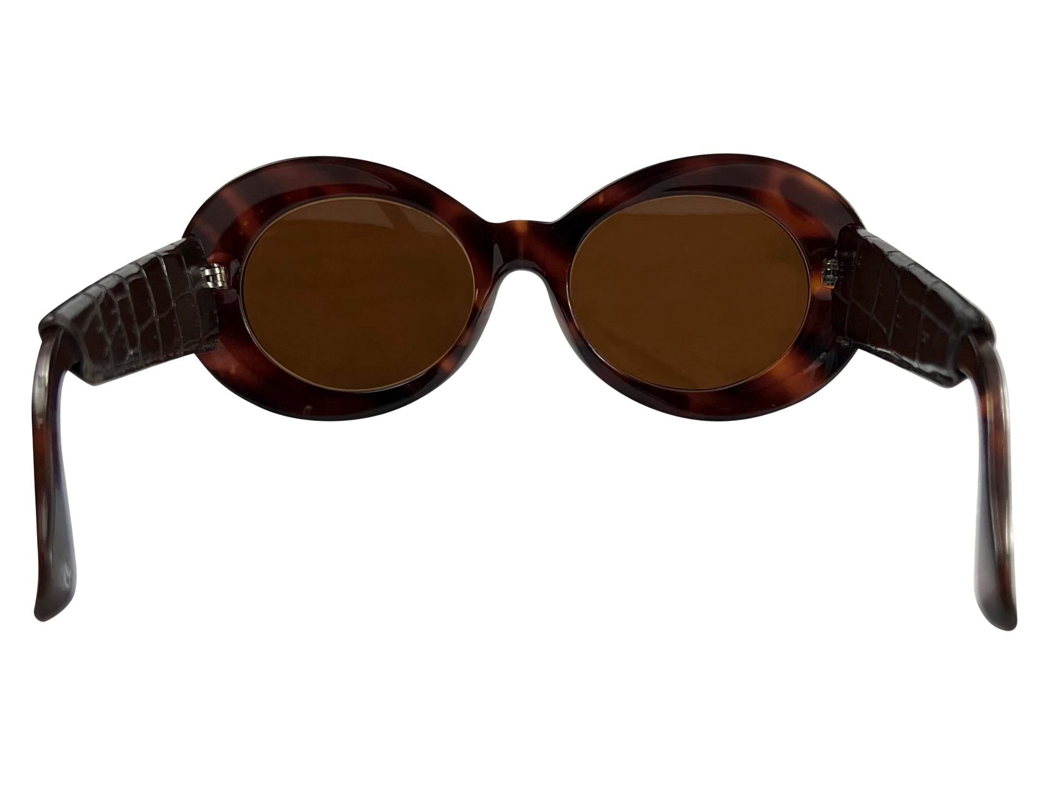 F/W 1996 Gianni Versace Brown Crocodile Medusa Acetate Sunglasses For Sale 4
