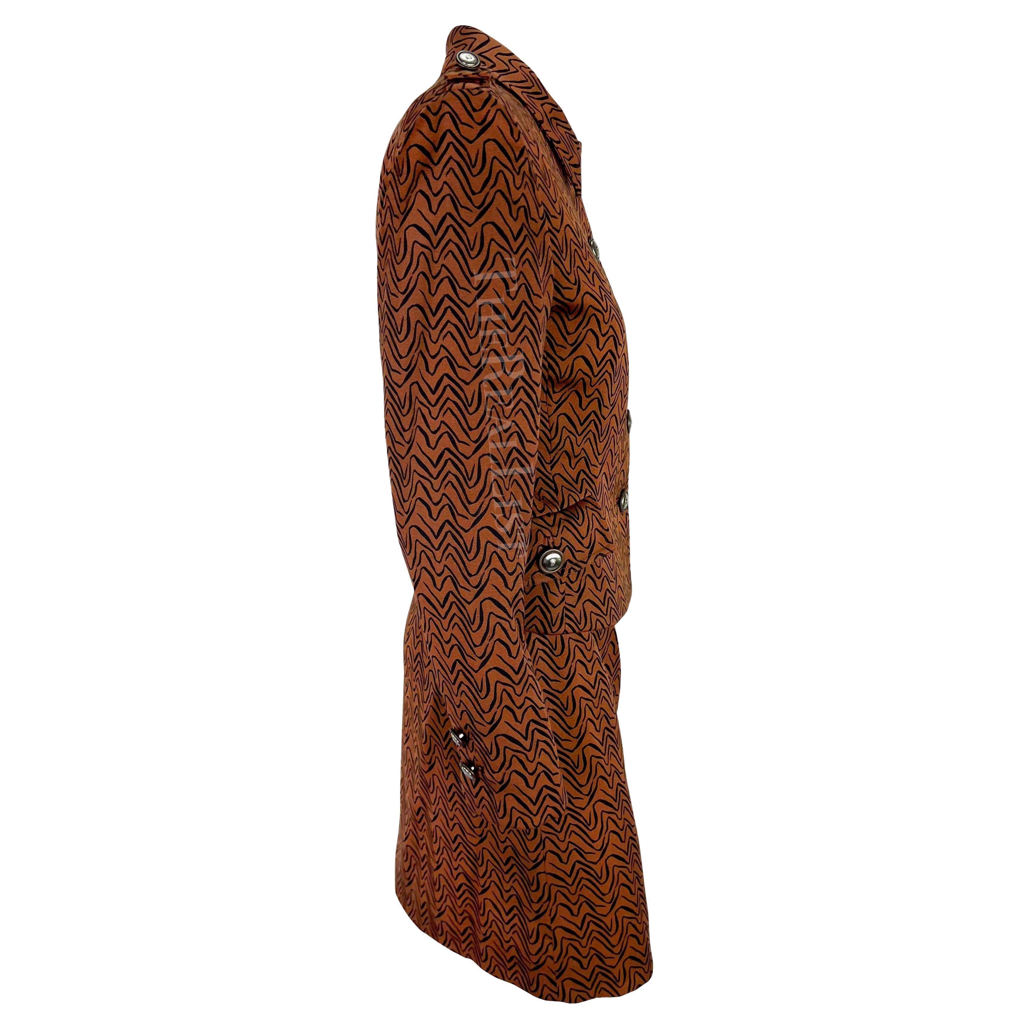 A/I 1996 Gianni Versace Brown Rust Abstract Wiggle Print Medusa Belt Gonna Suit in vendita 1
