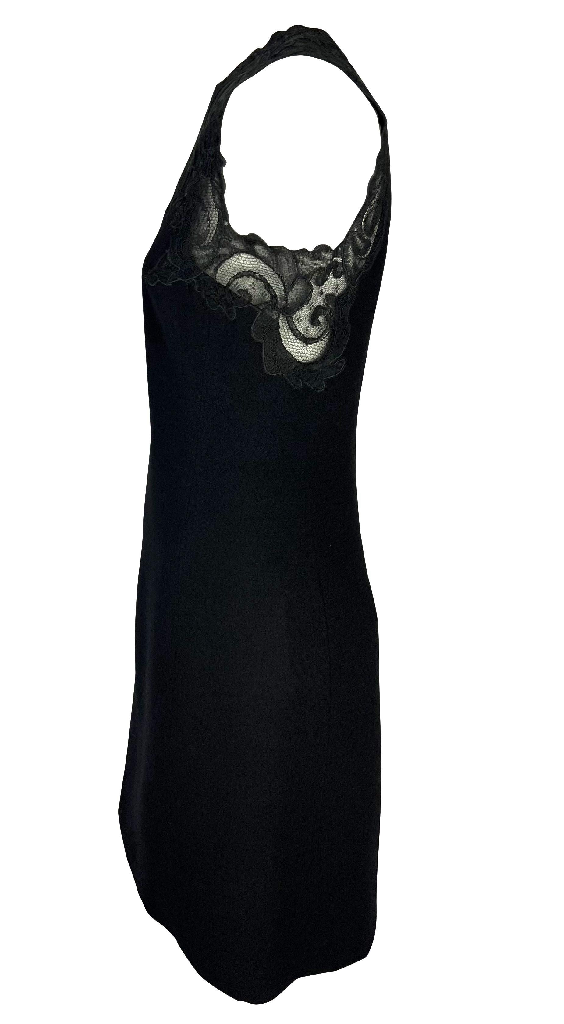Noir F/W 1996 Gianni Versace Couture Robe extensible en laine noire avec buste en dentelle en vente