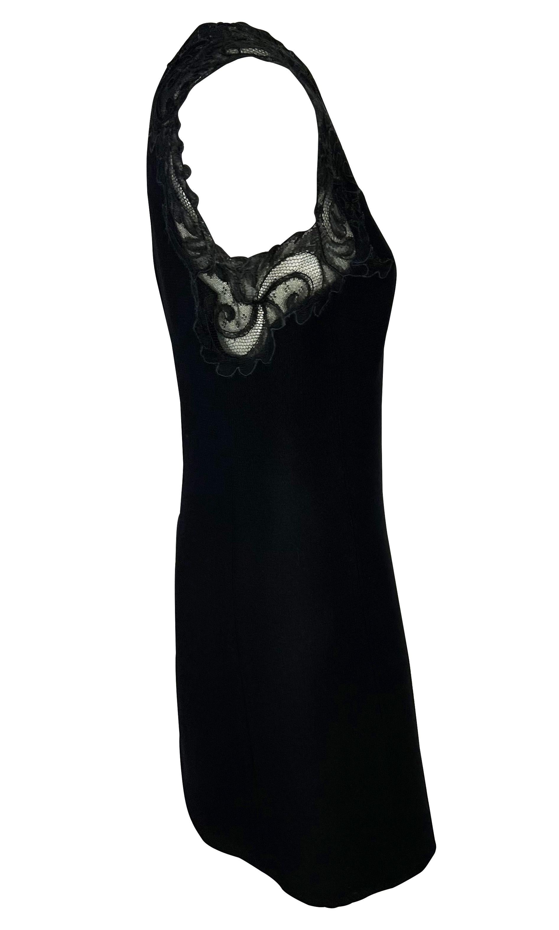 F/W 1996 Gianni Versace Couture Robe extensible en laine noire avec buste en dentelle Pour femmes en vente