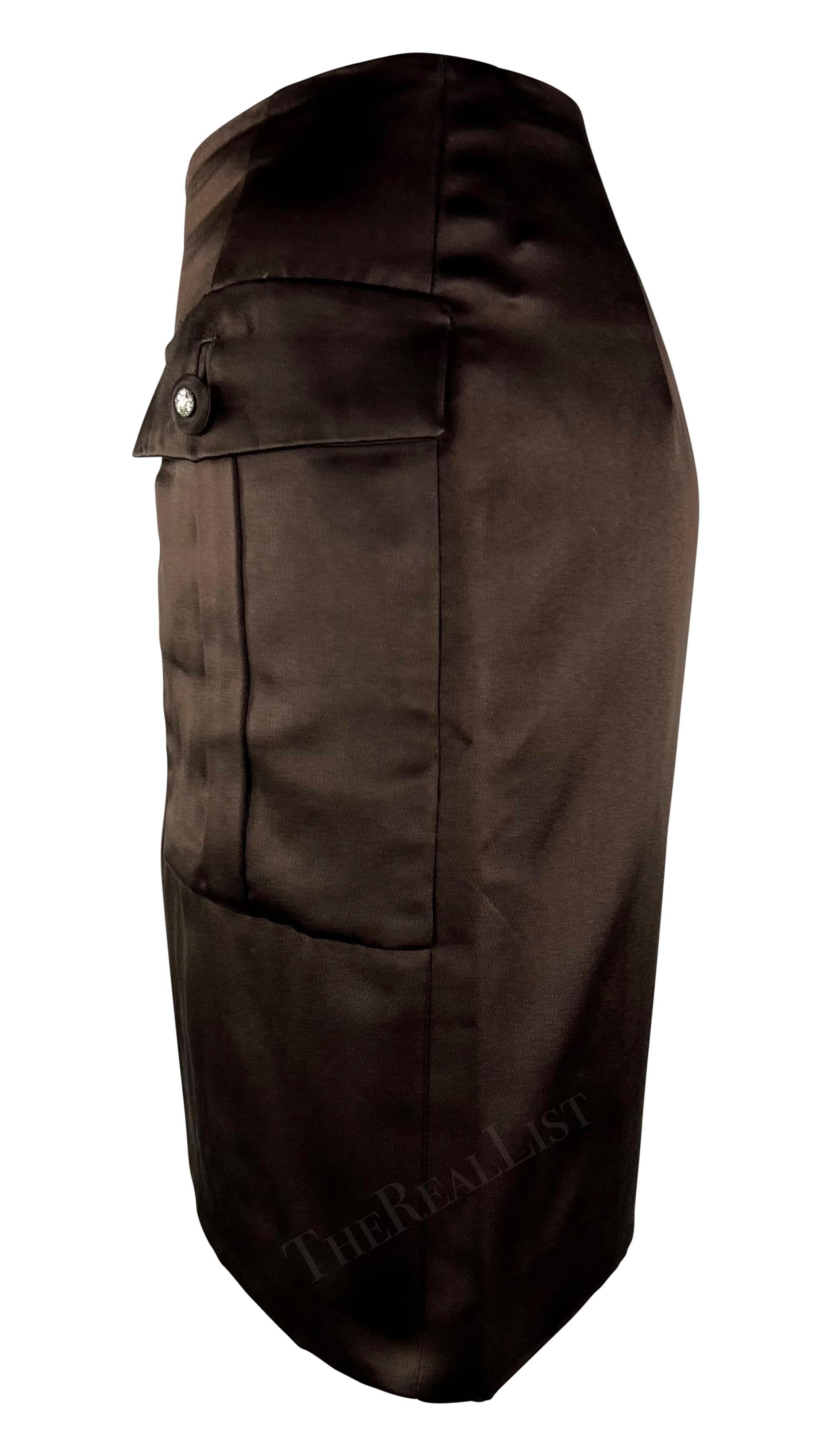 Nero Gianni Versace Couture A/I 1996 - Minigonna in raso di seta marrone con strass Medusa - W. Brown in vendita