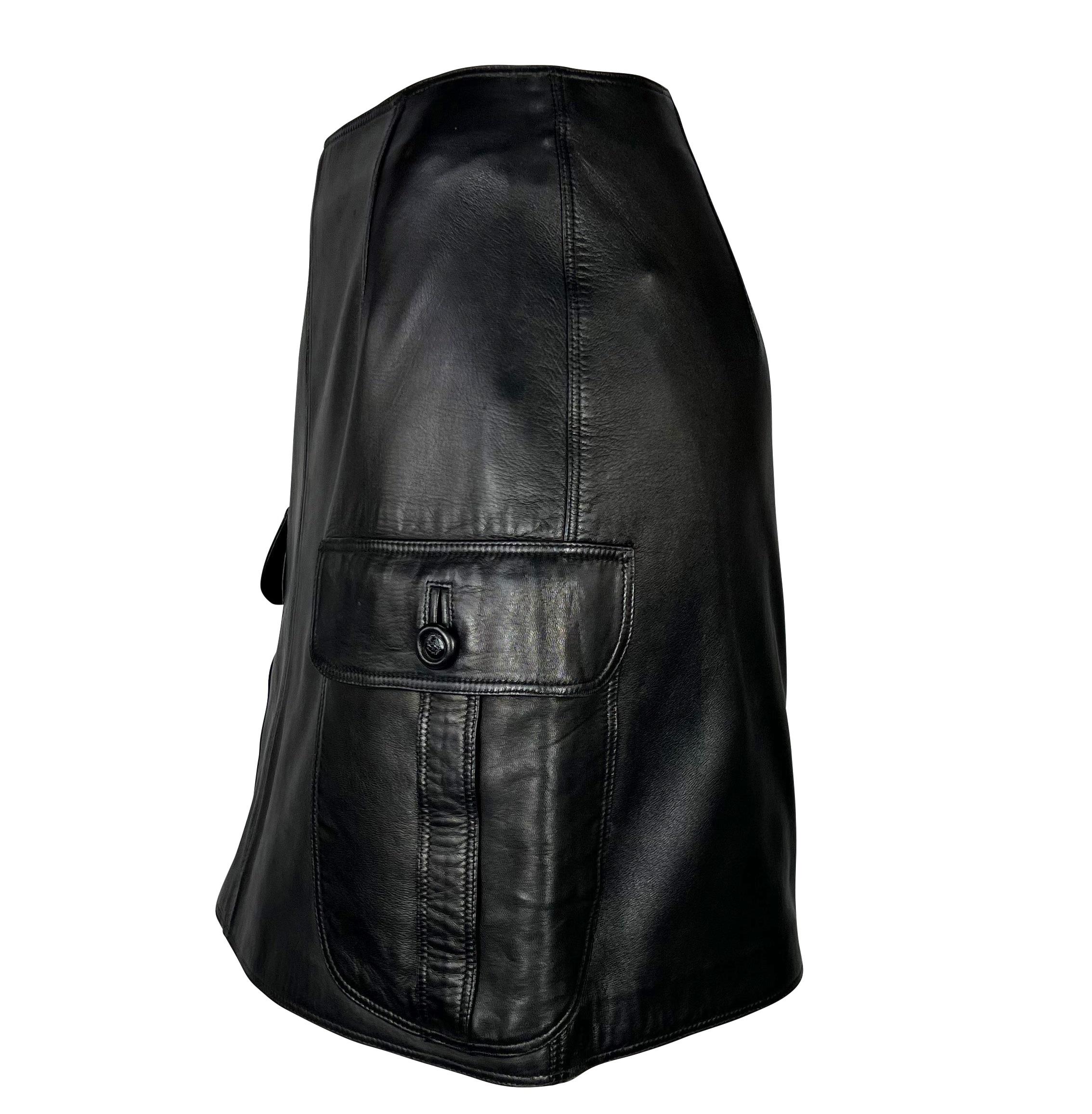 F/W 1996 Gianni Versace Runway Black Leather Medusa Pocket Mini Skirt For Sale 7