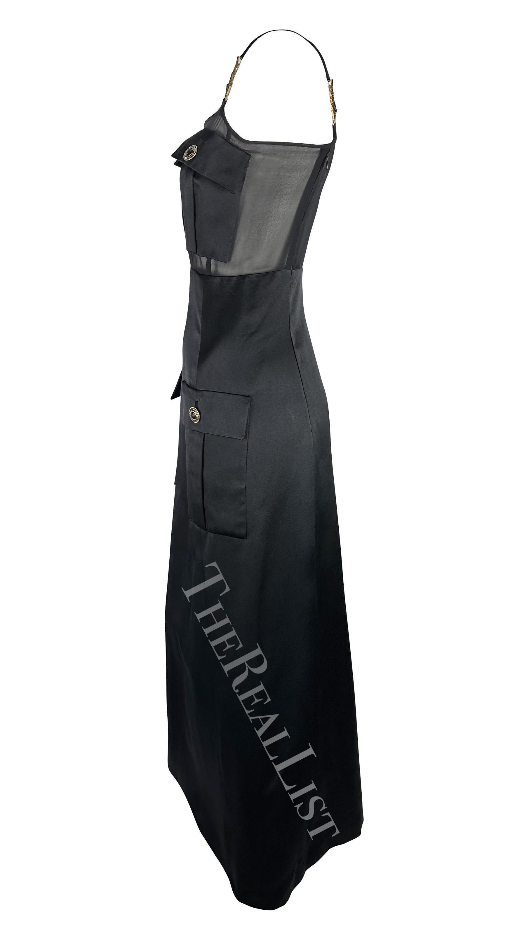 A/I 1996 Gianni Versace: abito da passerella in raso nero con strass e medusa in tasca in vendita 4