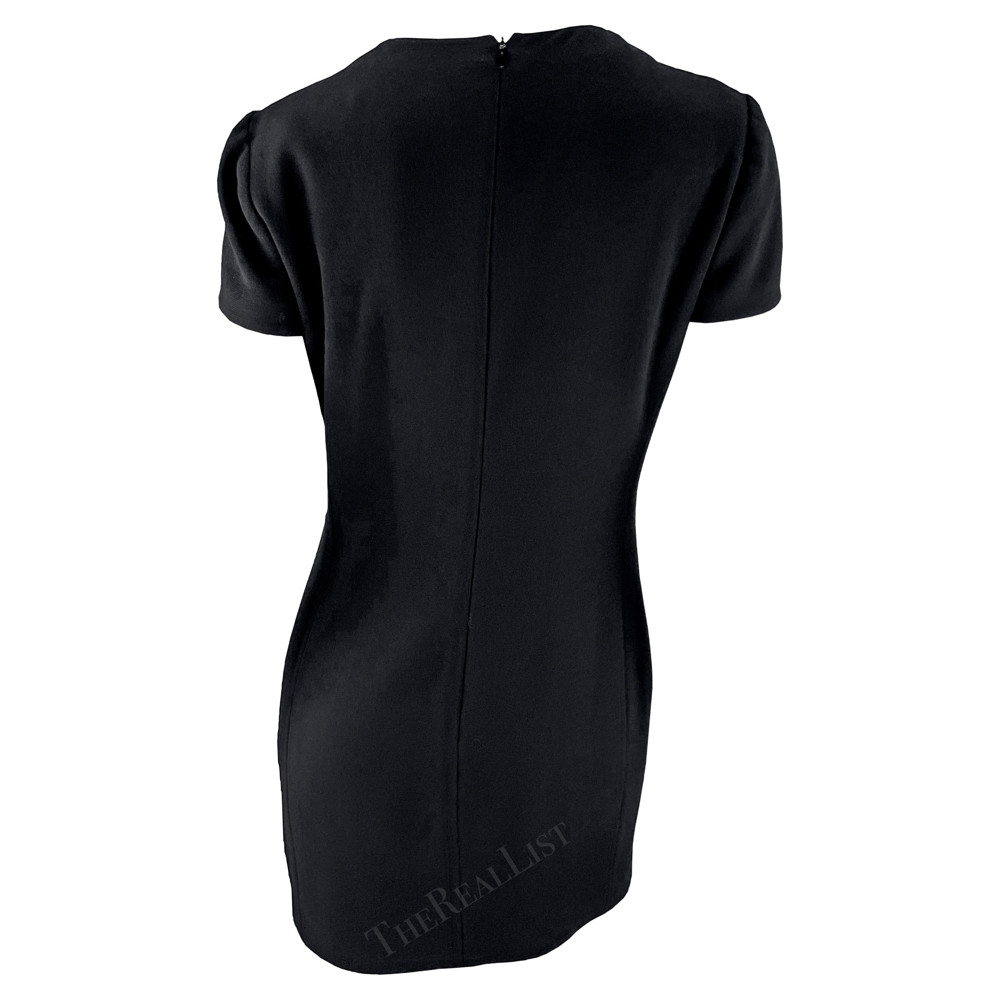 H/W 1996 Gianni Versace Schwarzes Minikleid mit kurzen Ärmeln im Zustand „Hervorragend“ im Angebot in West Hollywood, CA