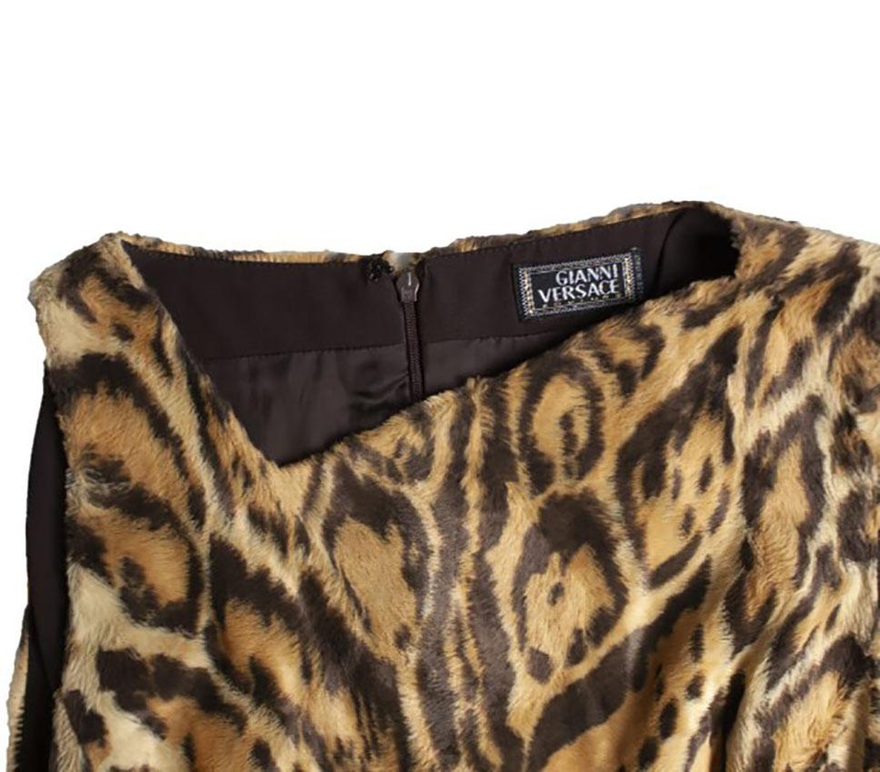 Robe vintage Gianni Versace en fausse fourrure, taille IT 38, automne-hiver 1996 3