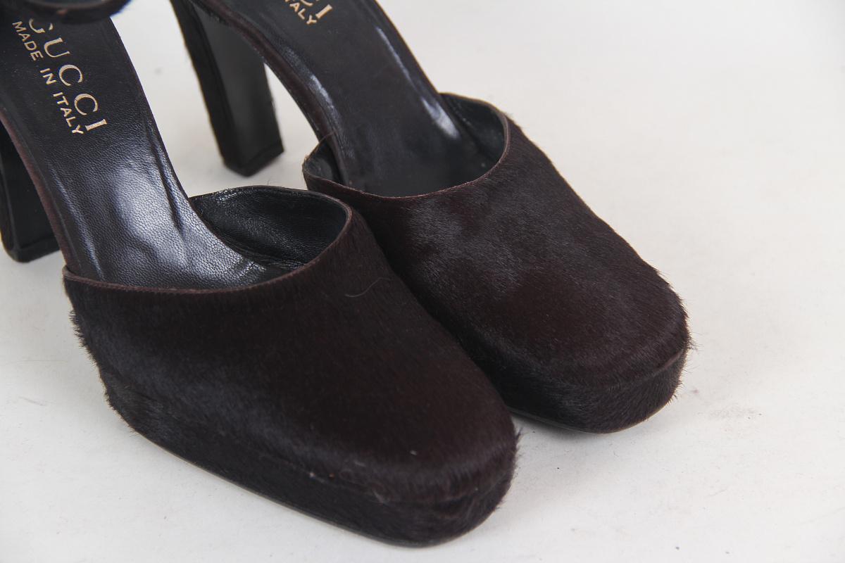 Noir F/W 1996 Gucci by Tom Ford Brown Pony Hair (poils de poney)  Talons en vente