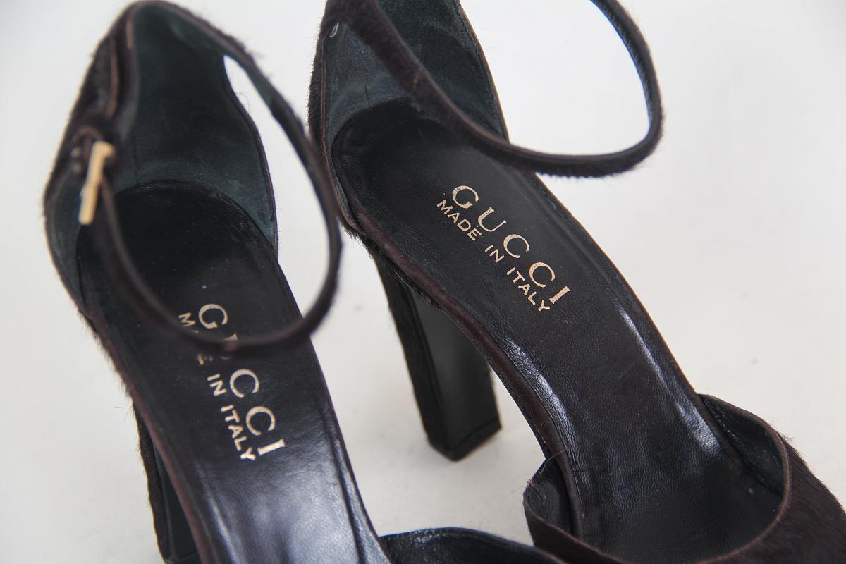 F/W 1996 Gucci by Tom Ford Brown Pony Hair (poils de poney)  Talons en vente 4