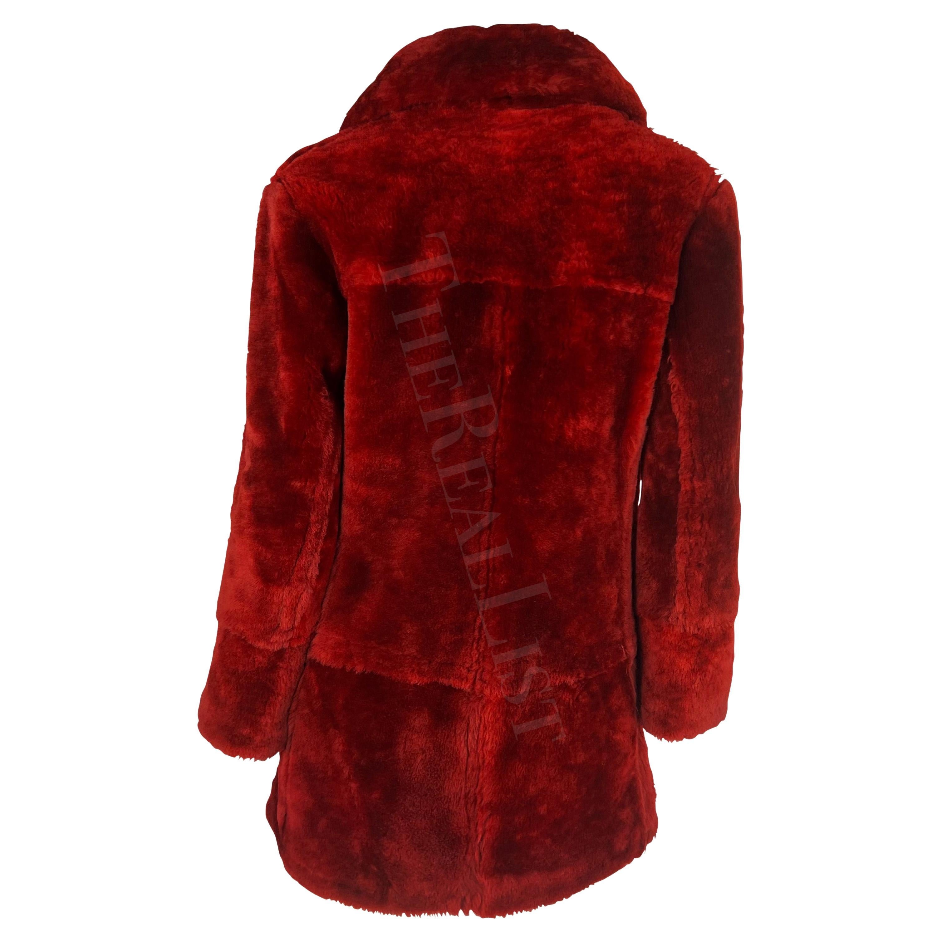 F/W 1996 Gucci by Tom Ford Deep Red Double Breasted Shearling Coat For Sale 2