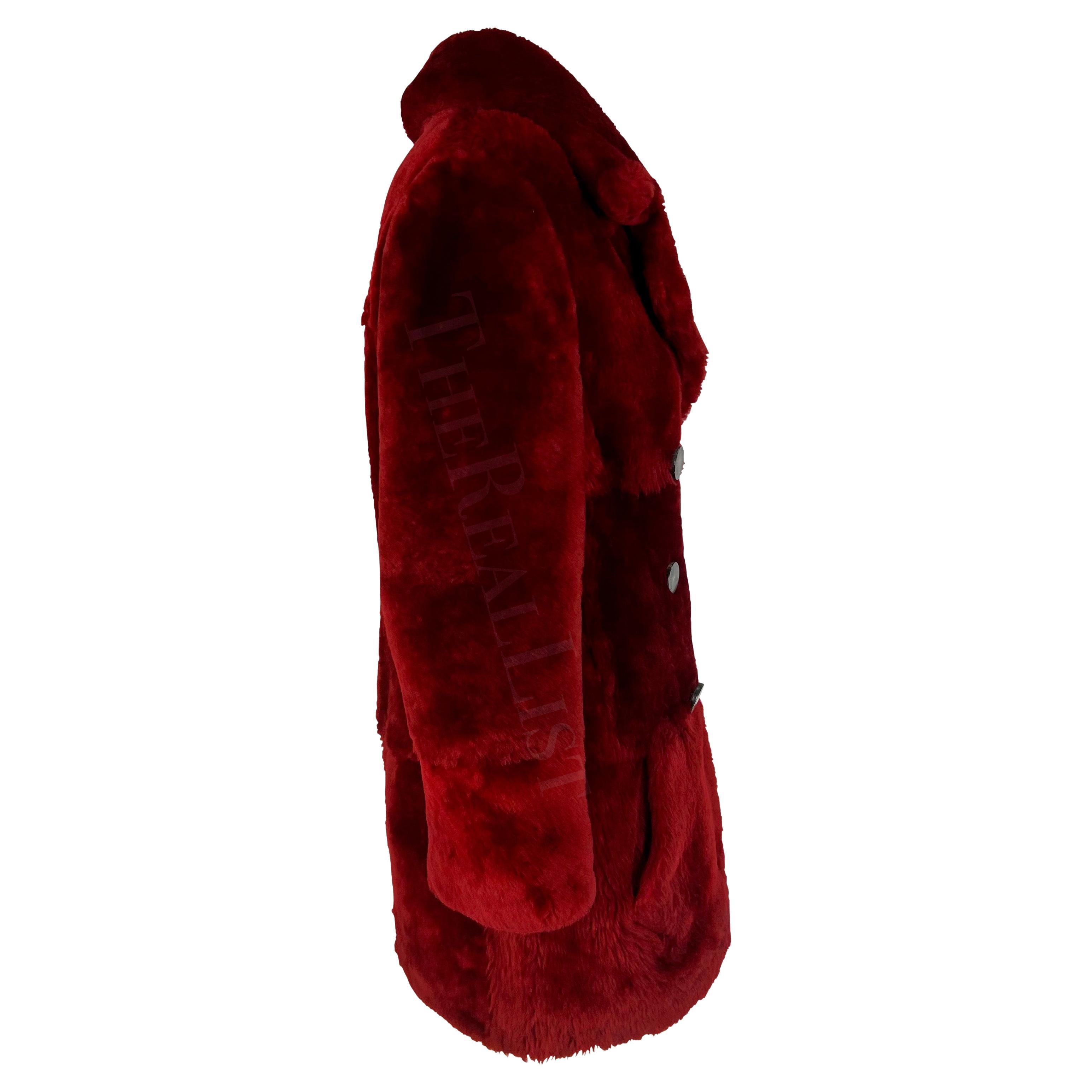 F/W 1996 Gucci by Tom Ford Deep Red Double Breasted Shearling Coat For Sale 2