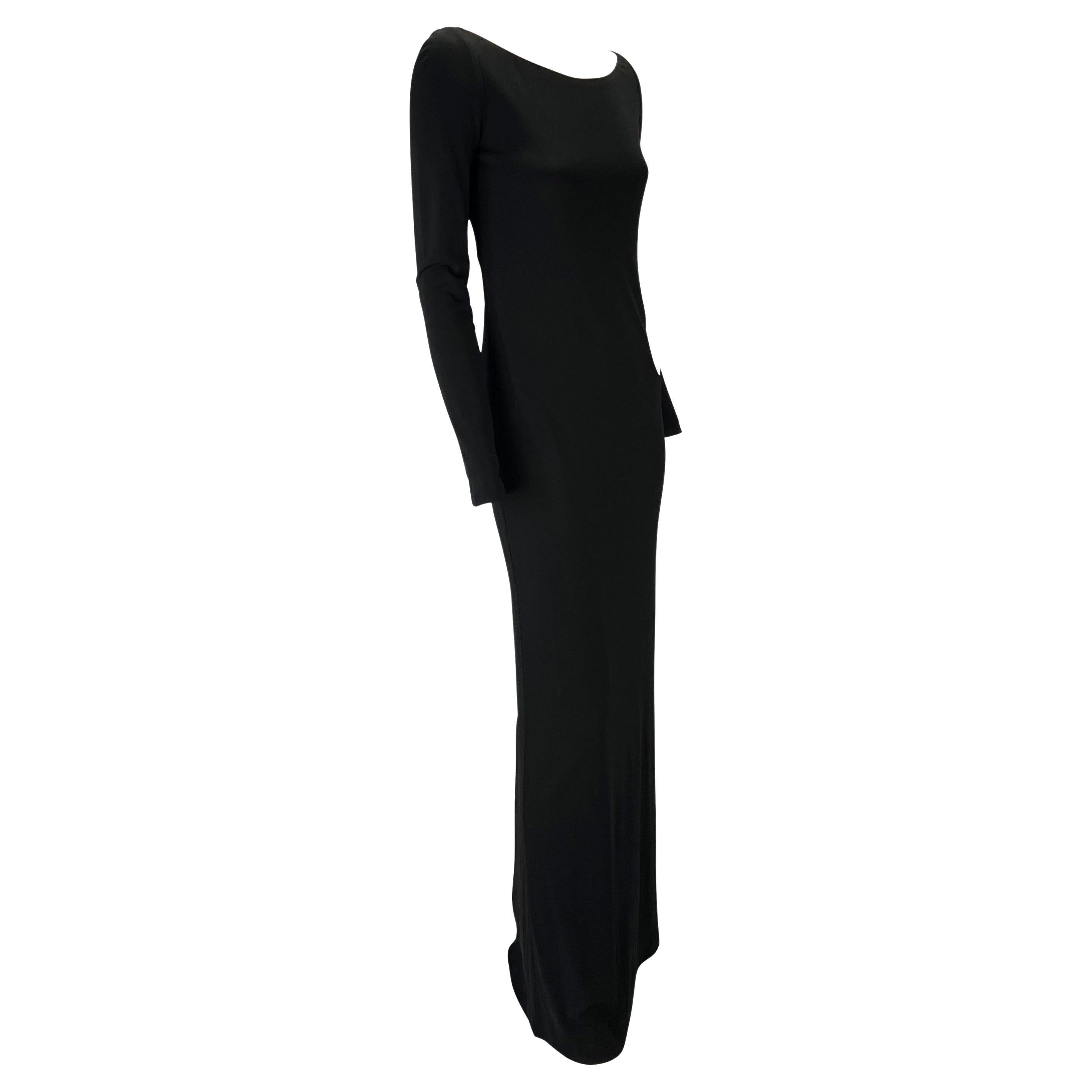 H/W 1996 Gucci by Tom Ford Laufsteg Schwarzes Kleid aus Stretch-Viskose mit Ausschnitt 9