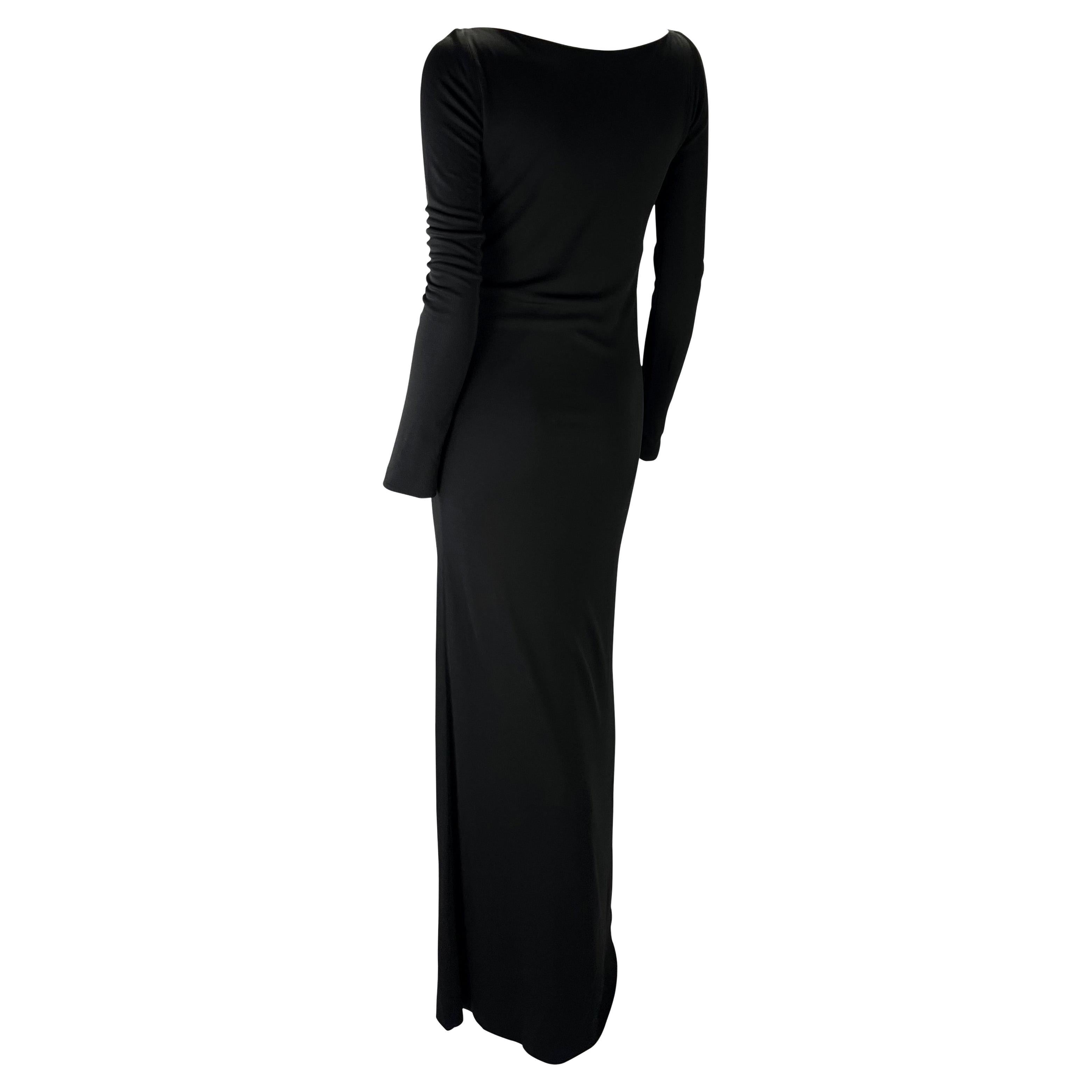 H/W 1996 Gucci by Tom Ford Laufsteg Schwarzes Kleid aus Stretch-Viskose mit Ausschnitt 4