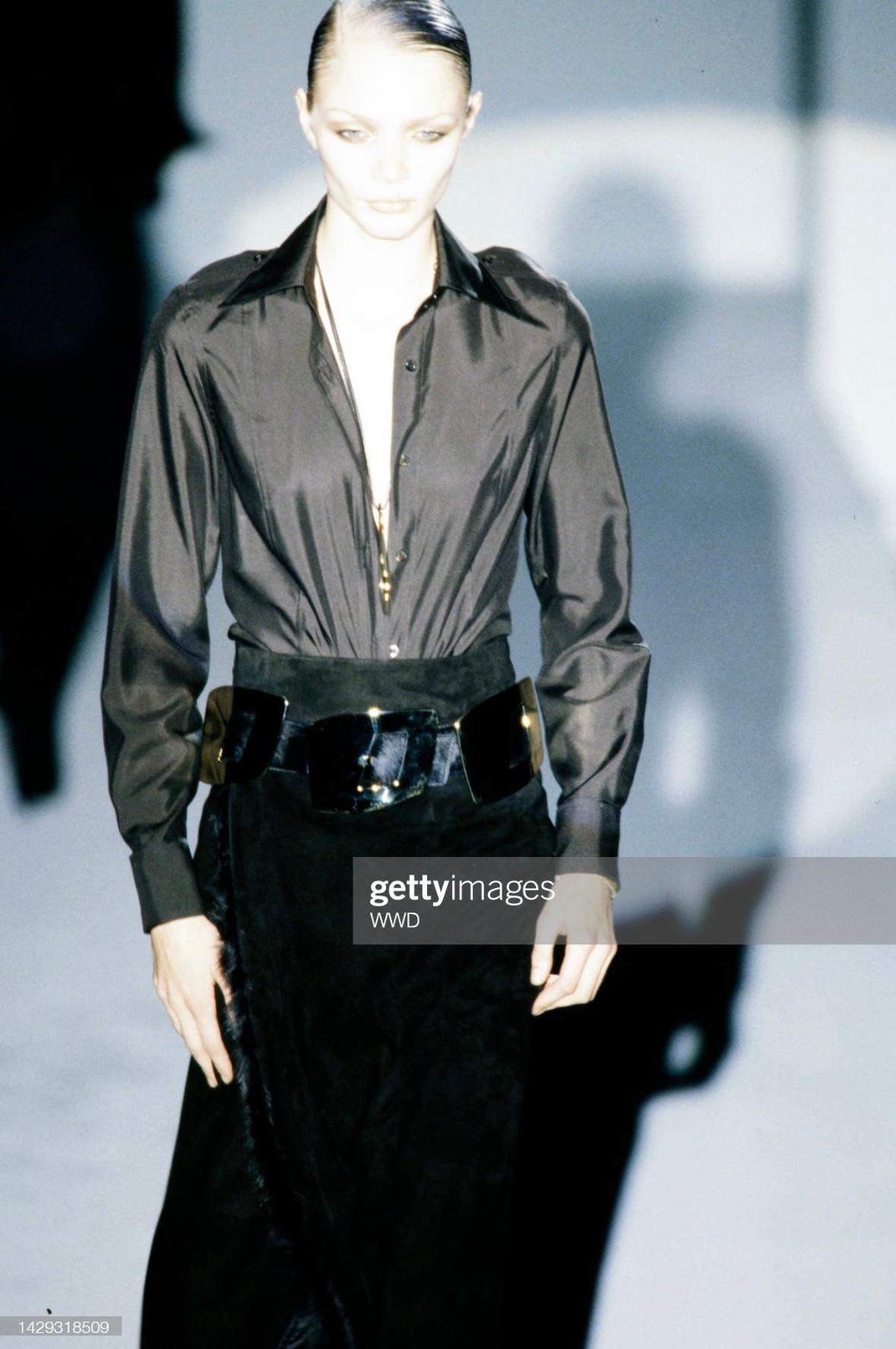F/W 1996 Gucci by Tom Ford Runway Black Suede Fur Wrap Maxi Slit Skirt Pour femmes en vente
