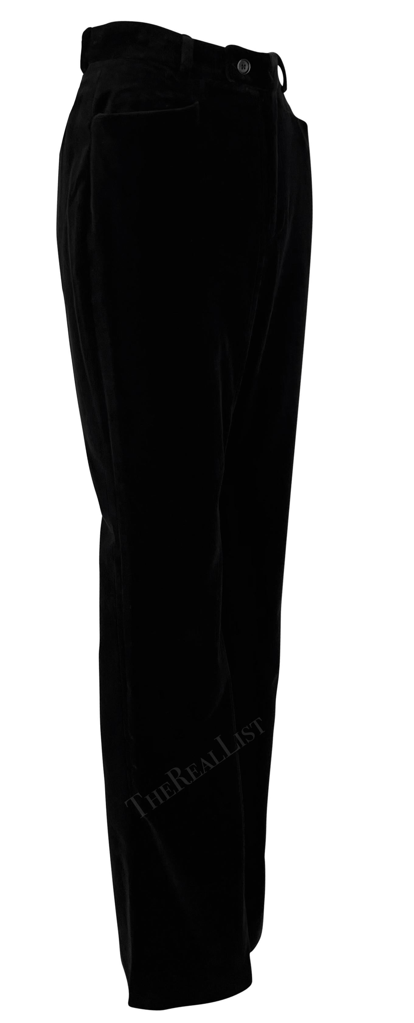 F/W 1996 Gucci by Tom Ford Runway Pantalones de esmoquin de terciopelo negro en venta 2