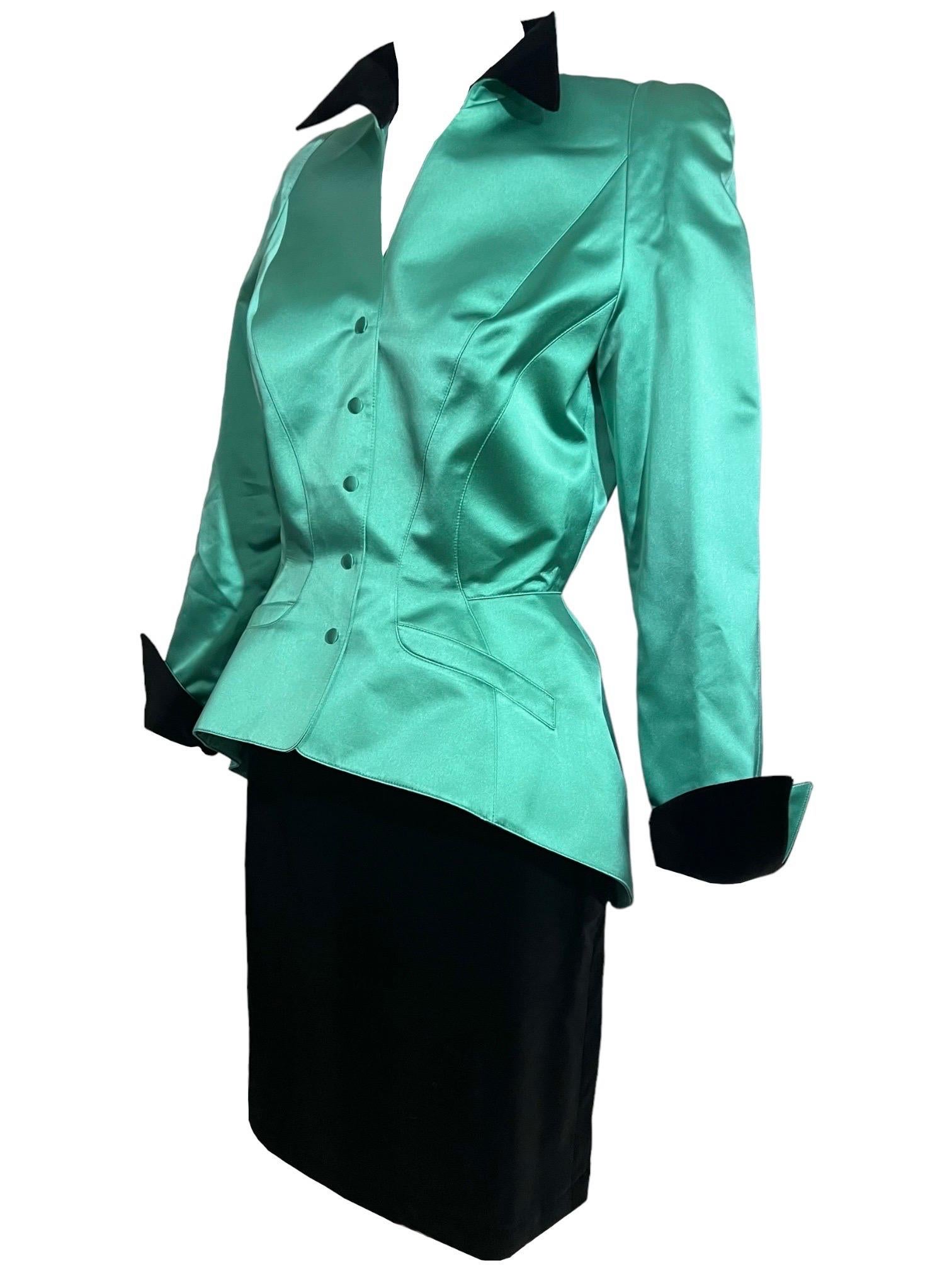 F/W 1996 Thierry Mugler Green Silk Structural Runway Suit With Tags In New Condition For Sale In Concord, NC