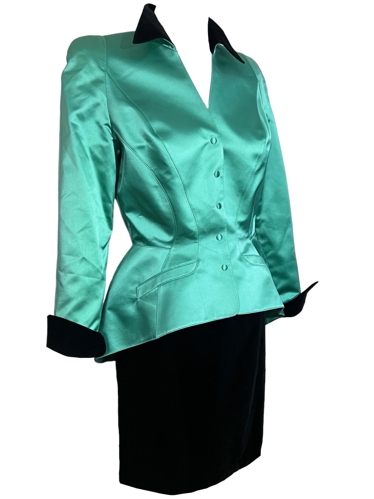 F/W 1996 Thierry Mugler Green Silk Structural Runway Suit With Tags For Sale 1