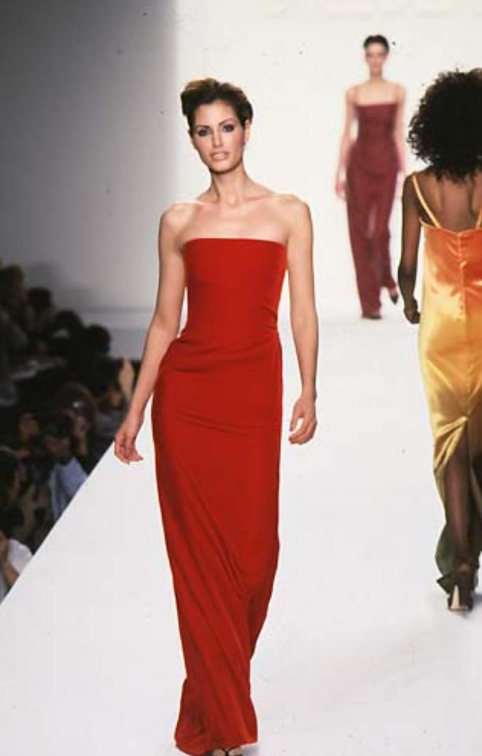 F/W 1997 Bill Blass Runway Deep Red Velvet Strapless Evening Gown For Sale 1