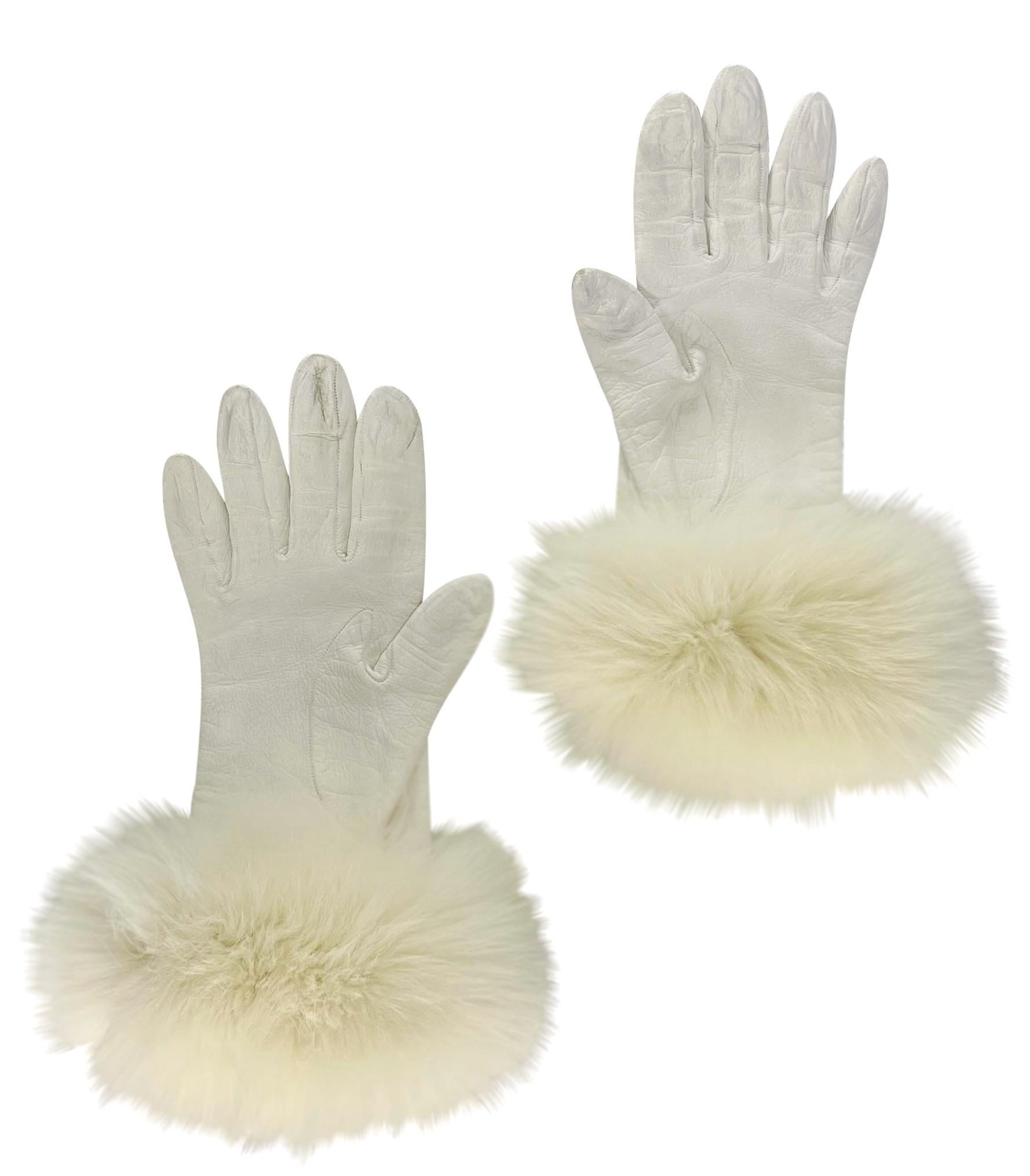 Gants en cuir blanc bordés de fourrure de renard Christian Dior par John Galliano, A/H 1997 Bon état - En vente à West Hollywood, CA