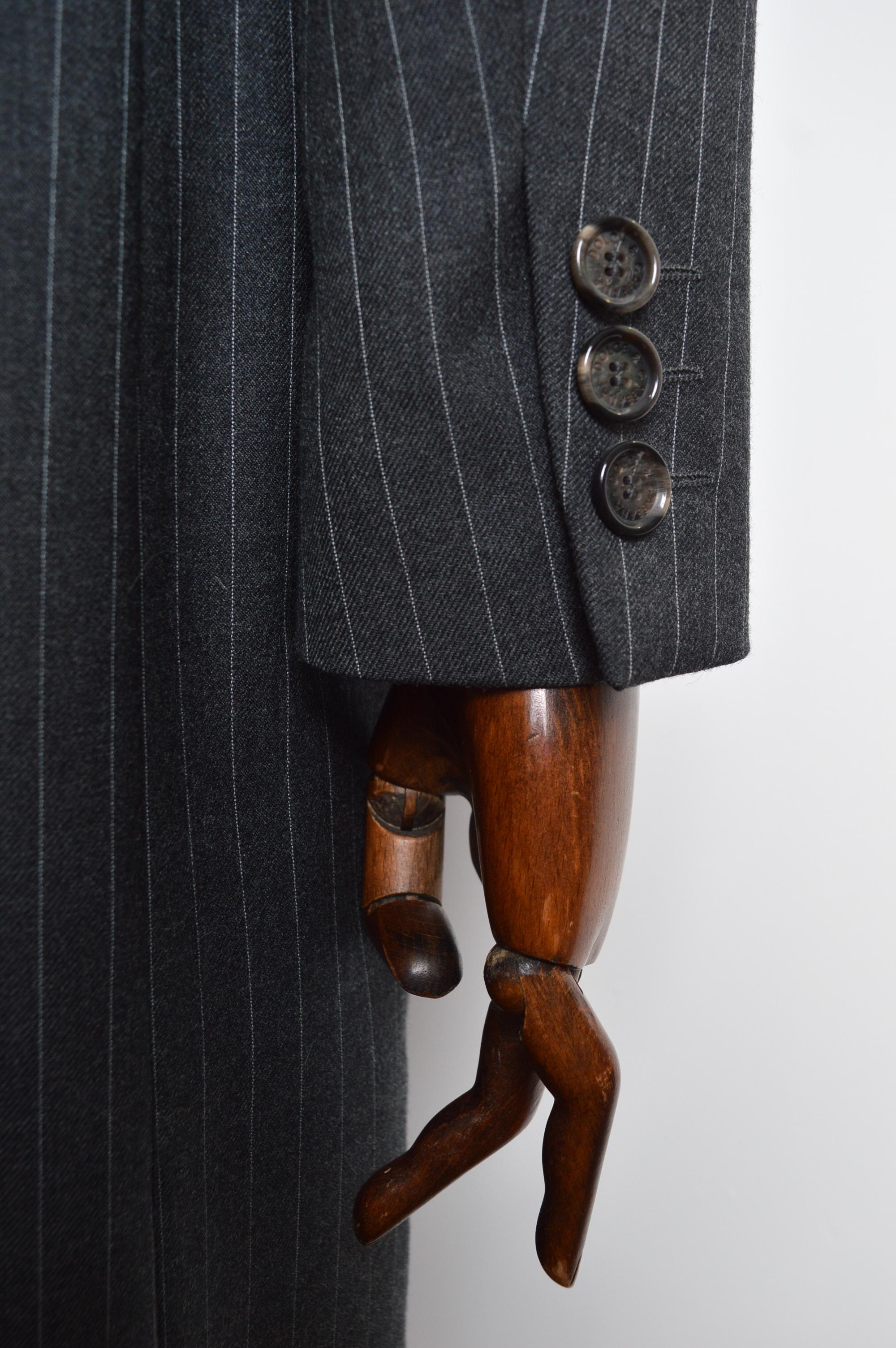 A/I 1997 Dolce & Gabbana: blazer lungo gessato e pantaloni a vita alta - Abito pantalone in vendita 13