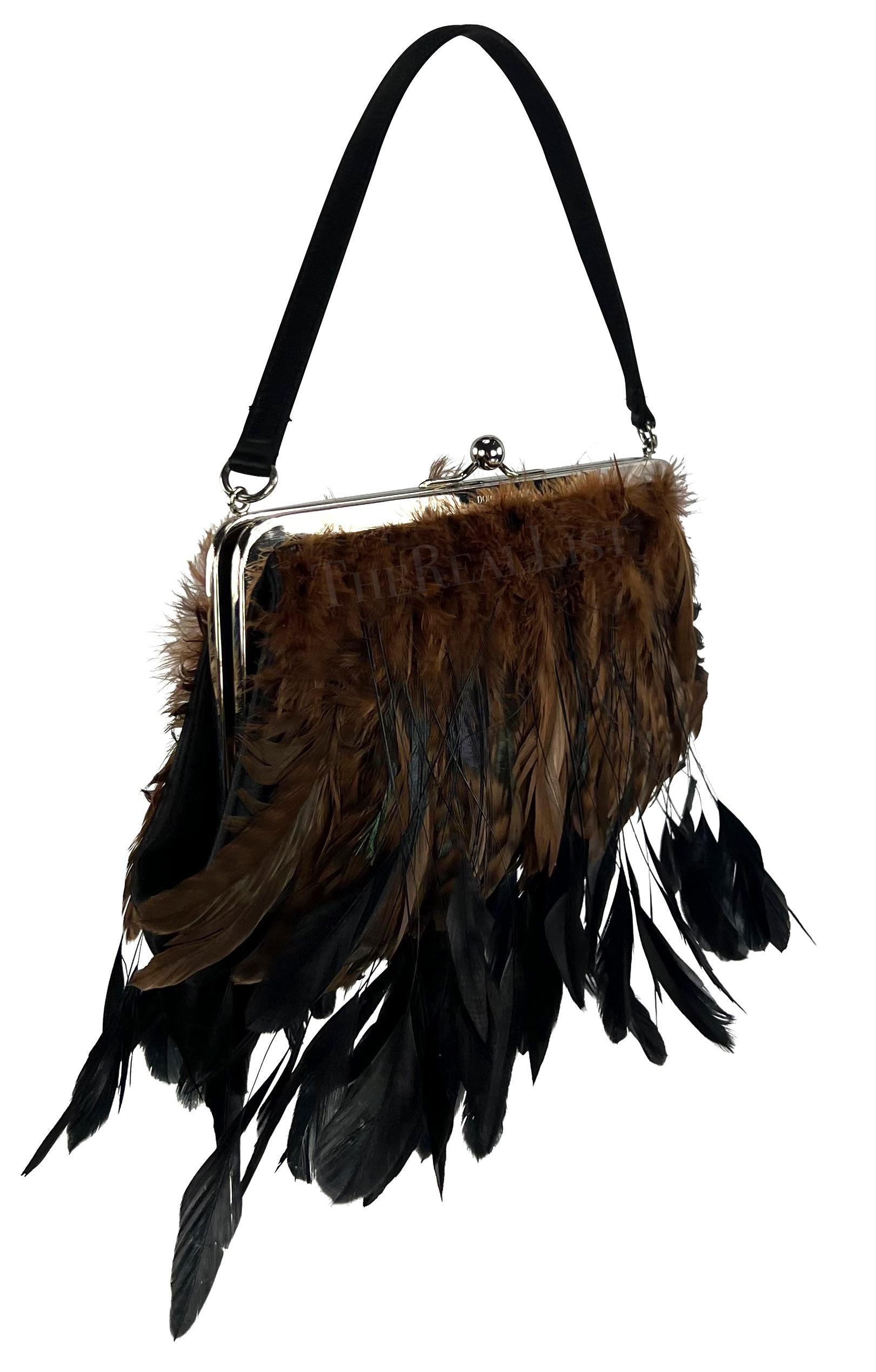 Pasarela F/W 1997 Dolce & Gabbana Bolso de noche de seda satinada con plumas en venta 2