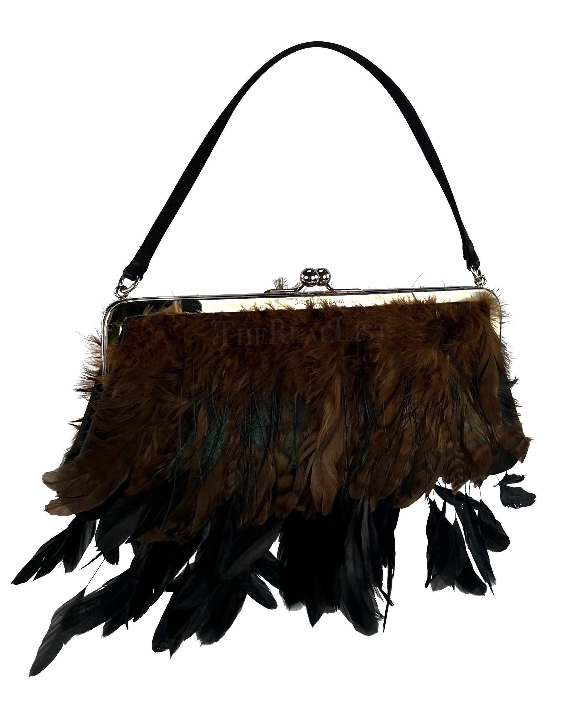 Pasarela F/W 1997 Dolce & Gabbana Bolso de noche de seda satinada con plumas en venta 4