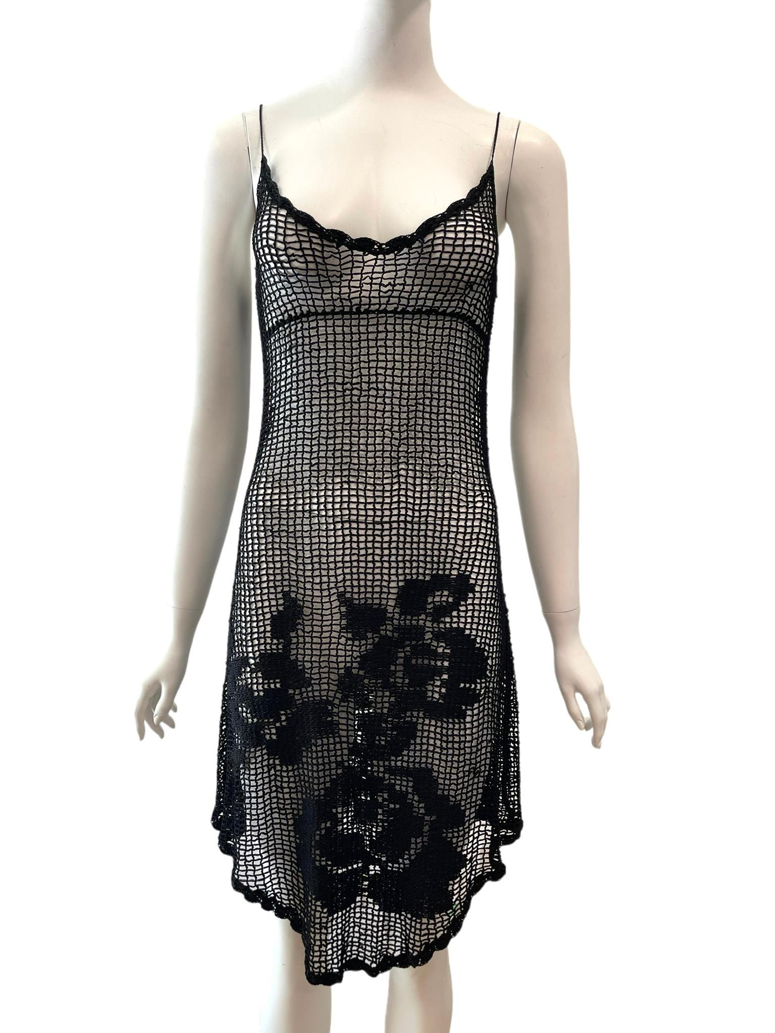 F/W 1997 Dolce & Gabbana Runway Sheer Black Knit Dress
Condition: Very good
Viscose fabric
Made in Italy
Bust: 32