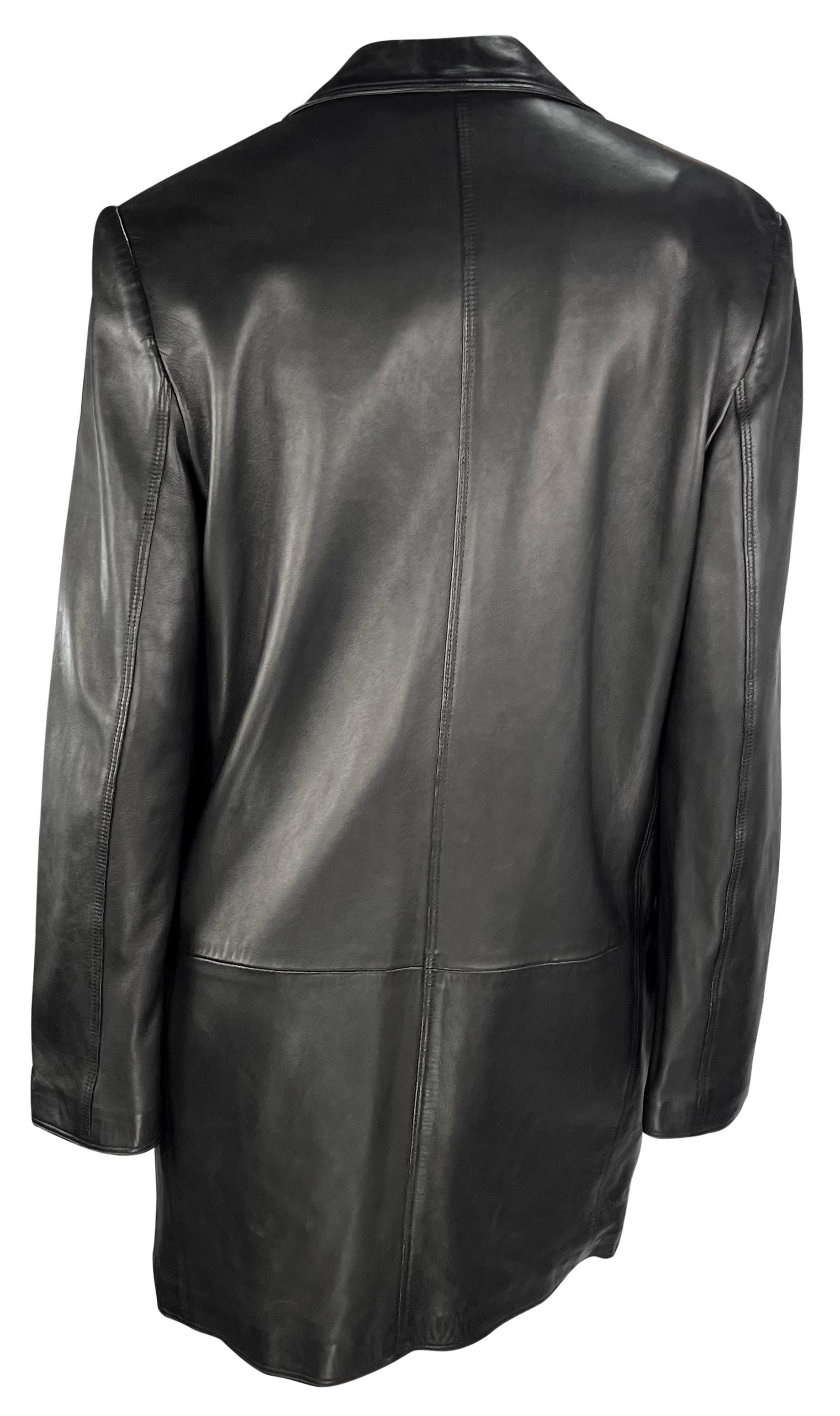 F/W 1997 Gianni Versace Blazer surdimensionné en cuir noir Mini robe plongeante en vente 4
