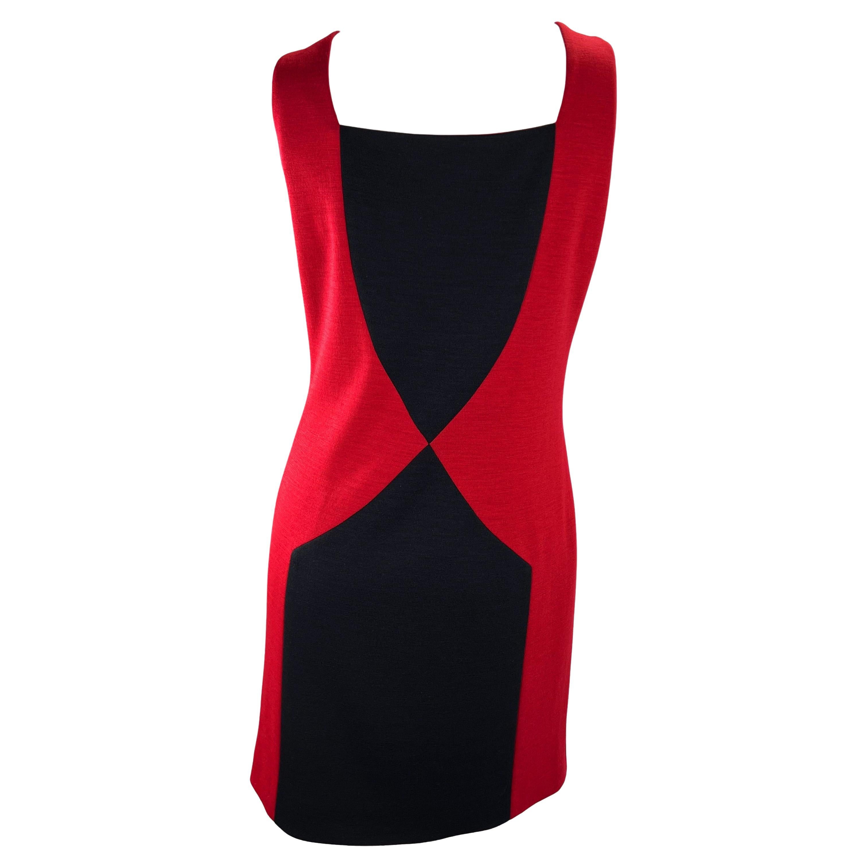F/W 1997 Gianni Versace Couture Runway Red Colorblock Sleeveless Dress For Sale 1