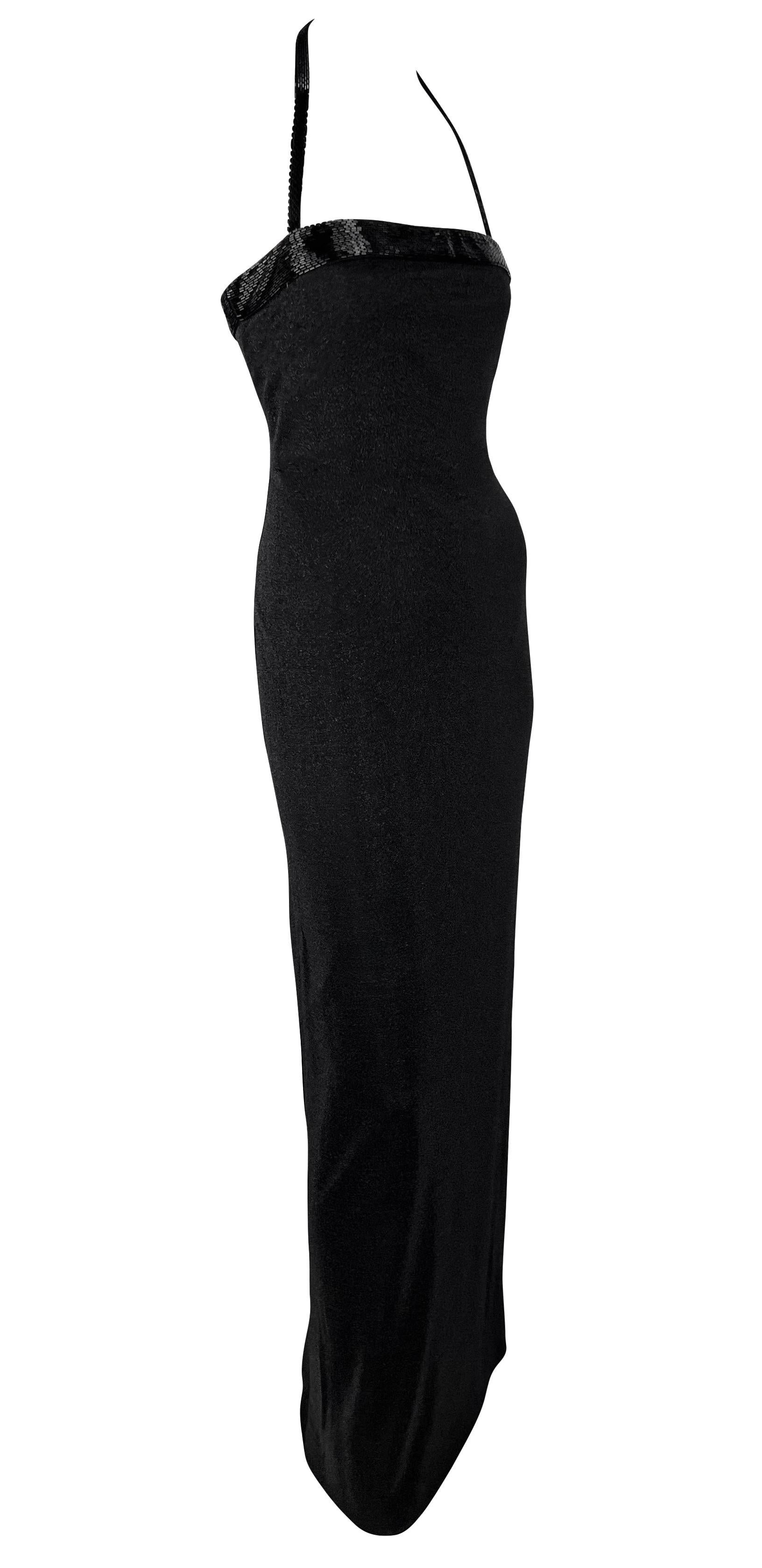 H/W 1997 Gianni Versace Laufsteg Perlenbesetztes schwarzes Lurex Metallic-Kleid mit Neckholder-Ausschnitt im Angebot 6