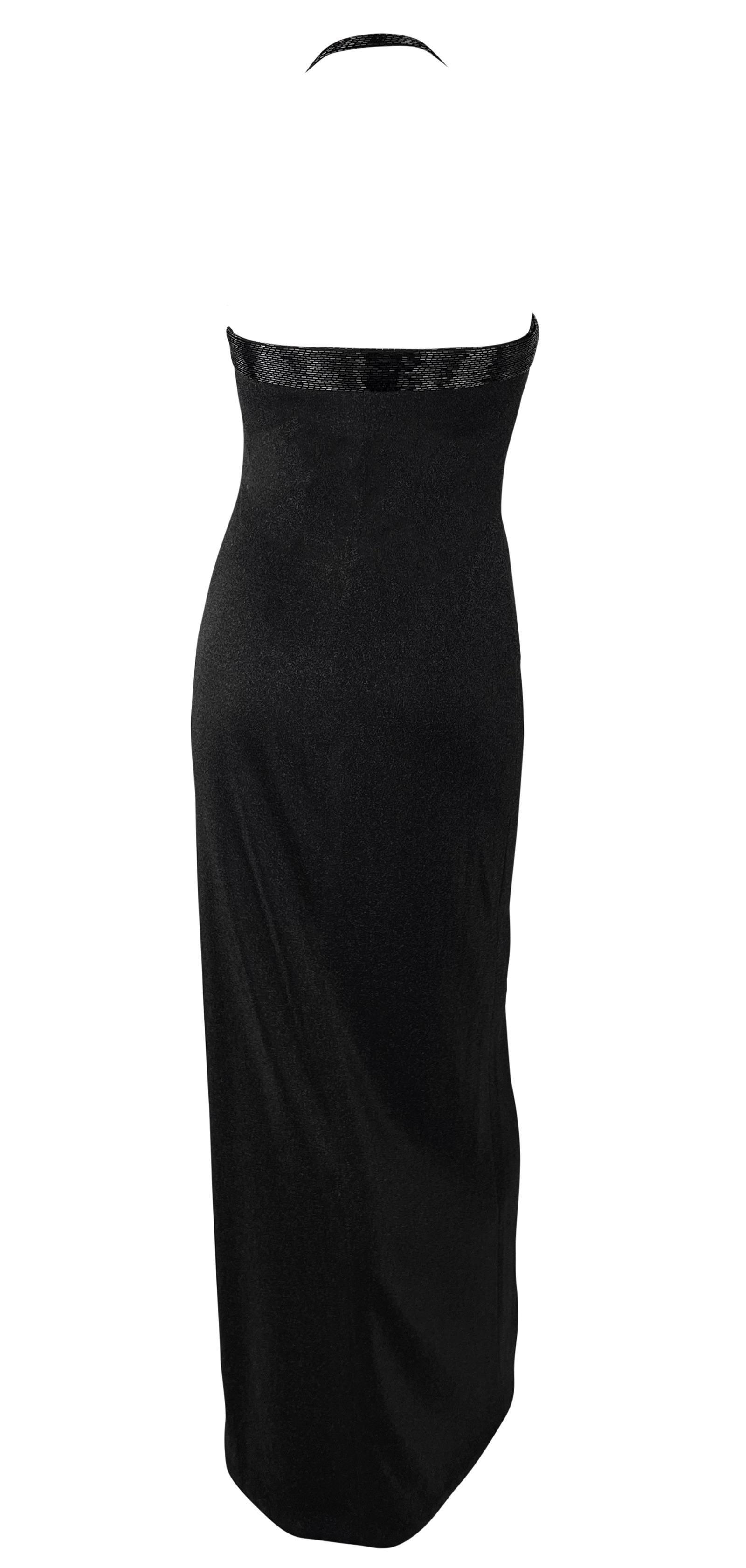 H/W 1997 Gianni Versace Laufsteg Perlenbesetztes schwarzes Lurex Metallic-Kleid mit Neckholder-Ausschnitt im Angebot 4