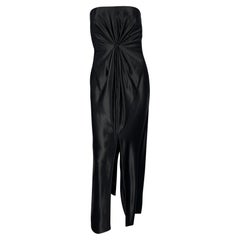 F/W 1997 Gianni Versace Robe noire sans bretelles en satin à nouer sur le devant