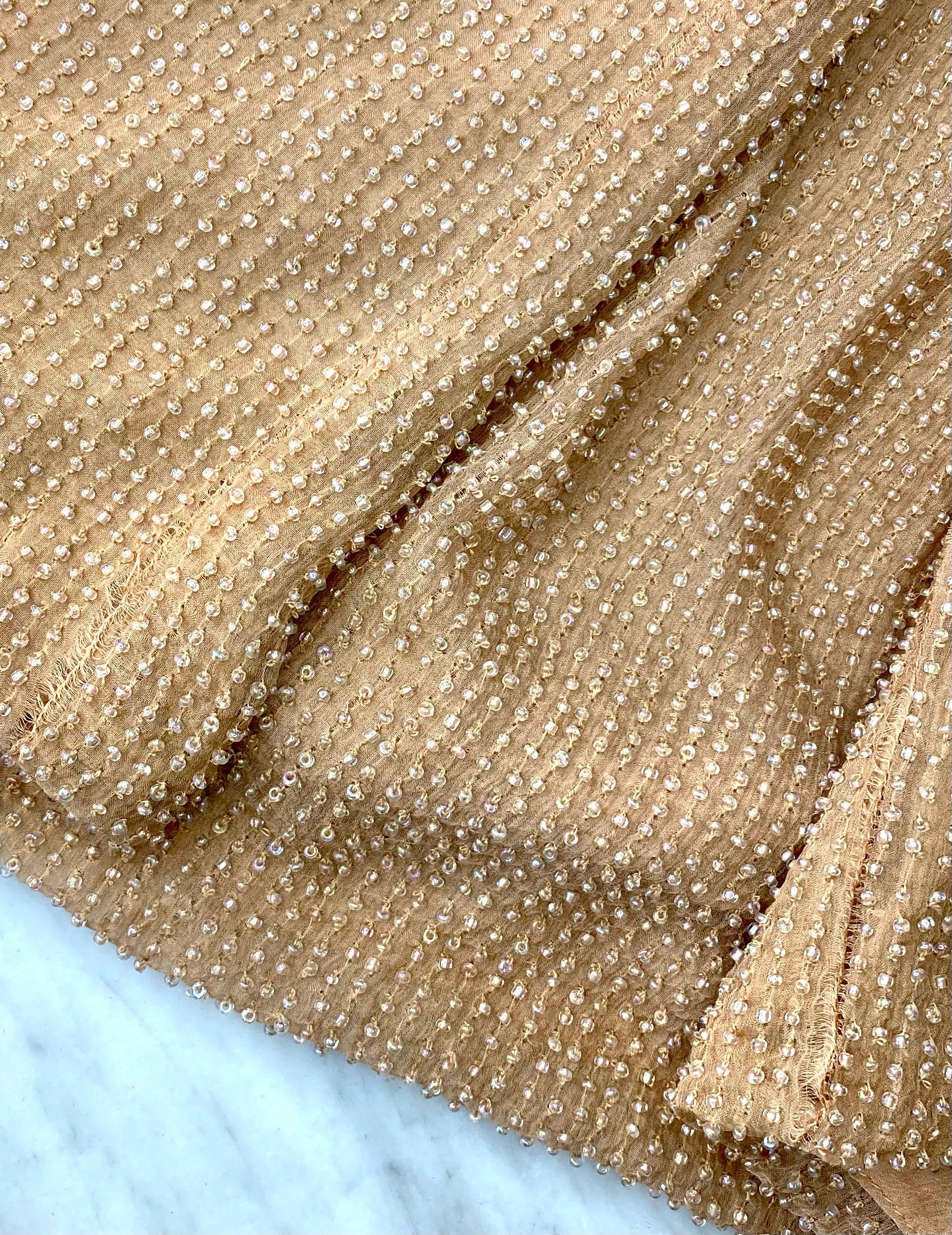 Gucci par Tom Ford - Robe de défilé en soie beige perlée, collection musée documentée, A/H 1997 en vente 12
