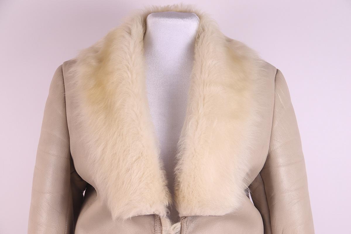 F/W 1997 Gucci by Tom Ford Beige Leather Shearling Fur Full-Length Coat For Sale 2