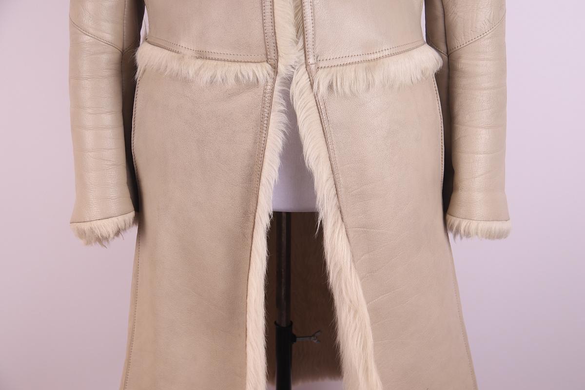 F/W 1997 Gucci by Tom Ford Beige Leather Shearling Fur Full-Length Coat For Sale 4