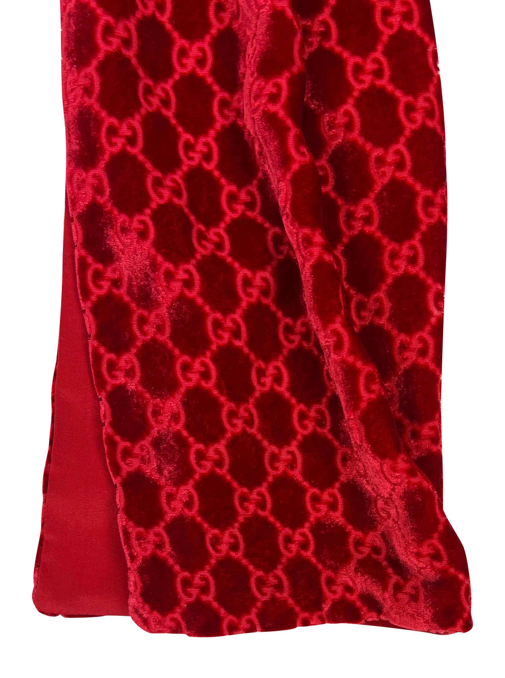 F/W 1997 Gucci by Tom Ford Red Velvet GG Devoré Silk Rectangular Scarf In Excellent Condition For Sale In West Hollywood, CA